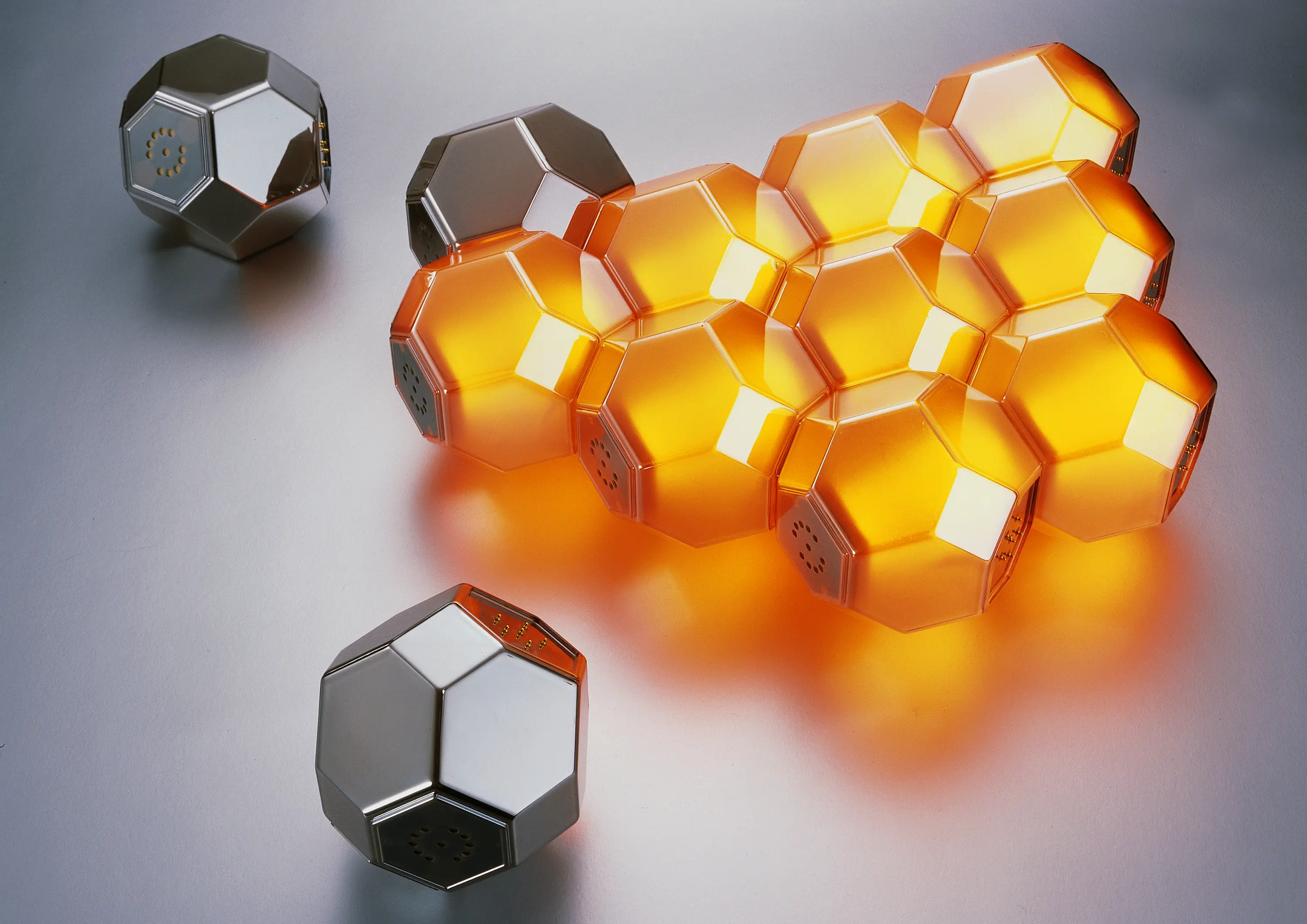 QisDesign - Crystal Table