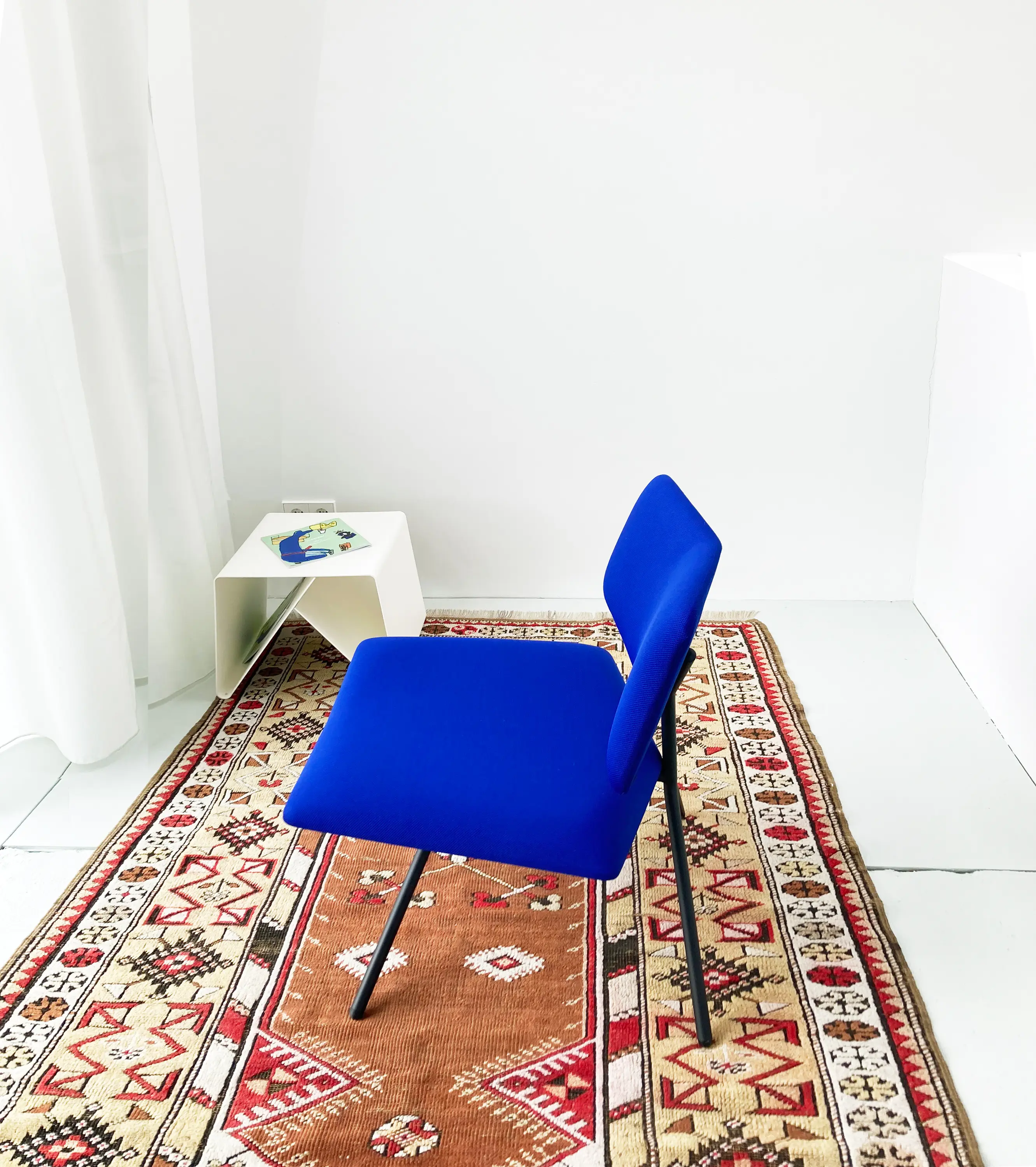 Neil David - X Lounge Chair