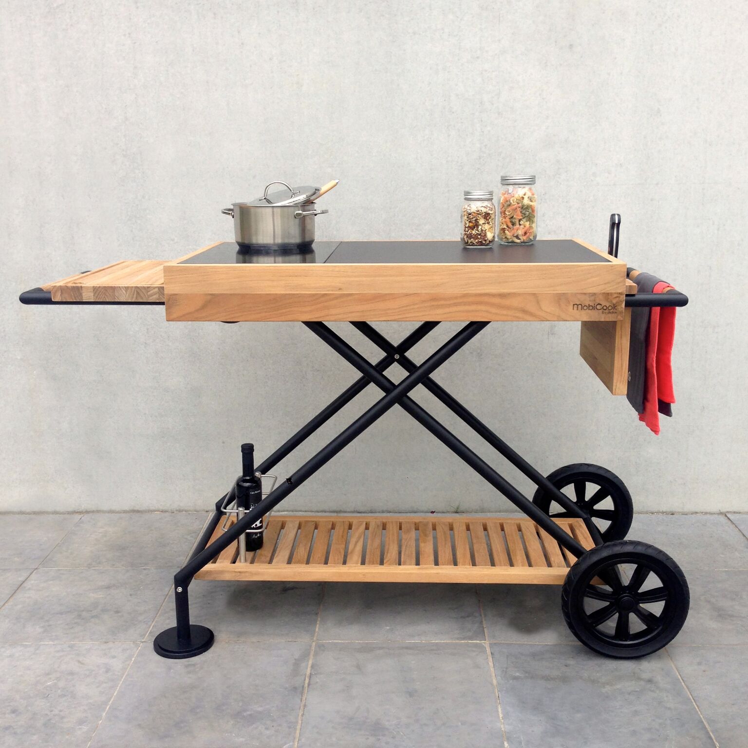 Produkt Mobicook Crossi cooking trolly in solid teak des Herstellers Indu+ anzeigen