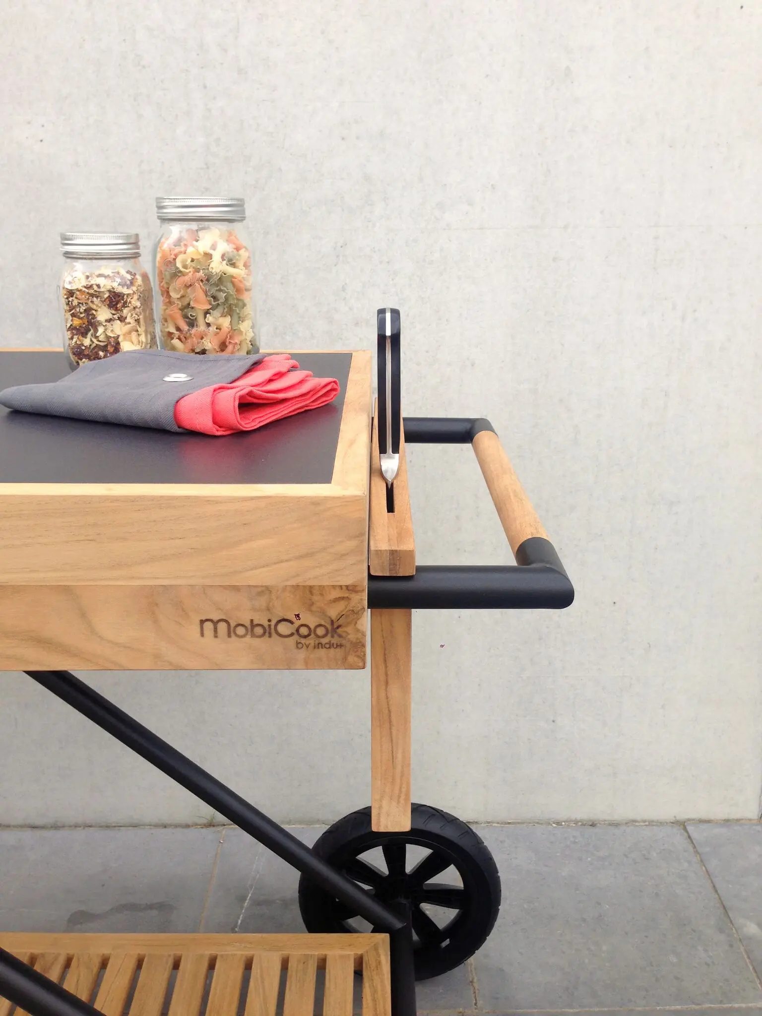 Indu+ - Mobicook Crossi cooking trolly in solid teak