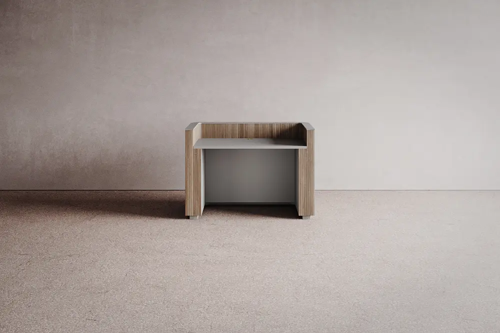 Isomi - Flo Greeter in Wood