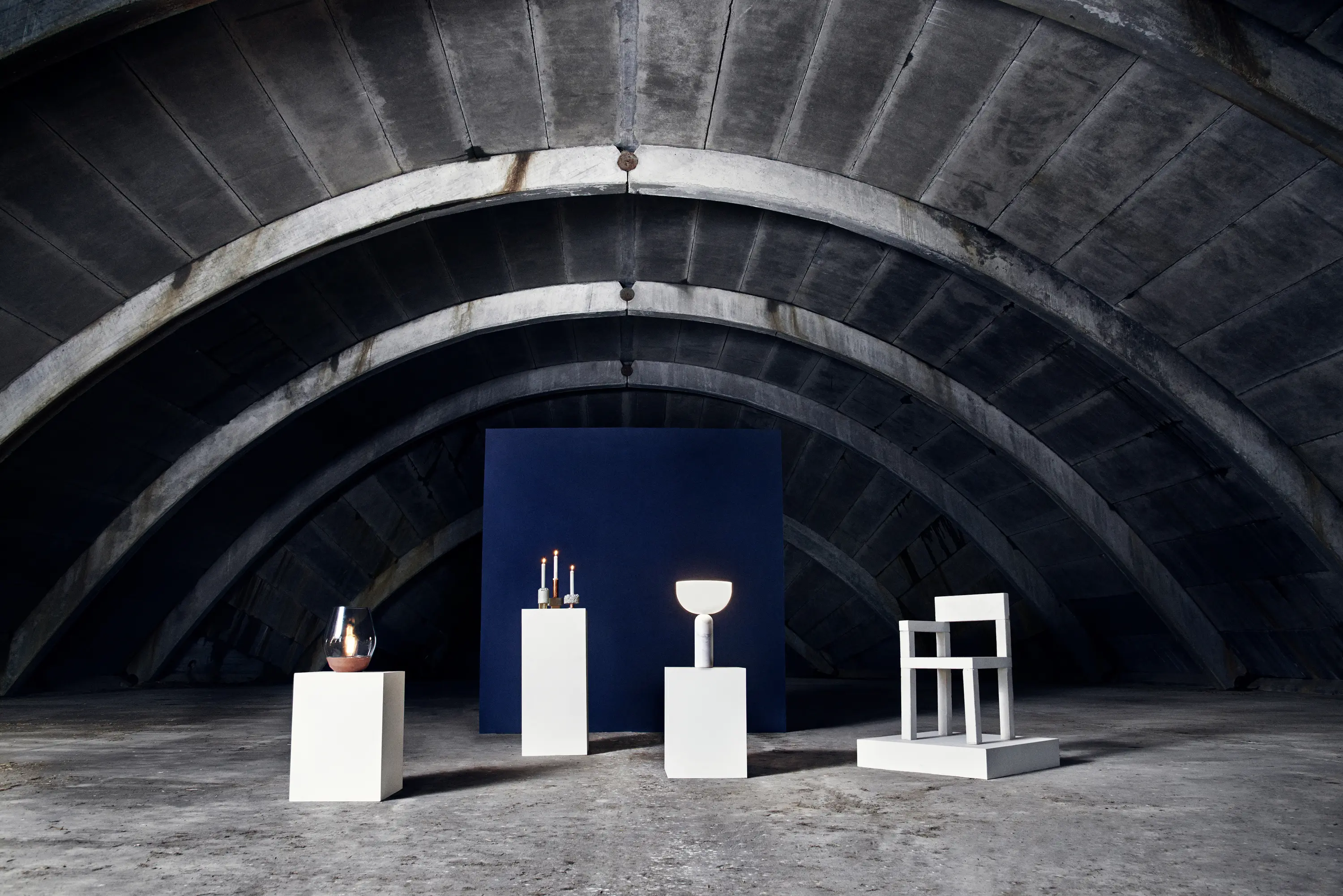 NEW WORKS - Kizu Table Lamp White Marble w. White Acrylic