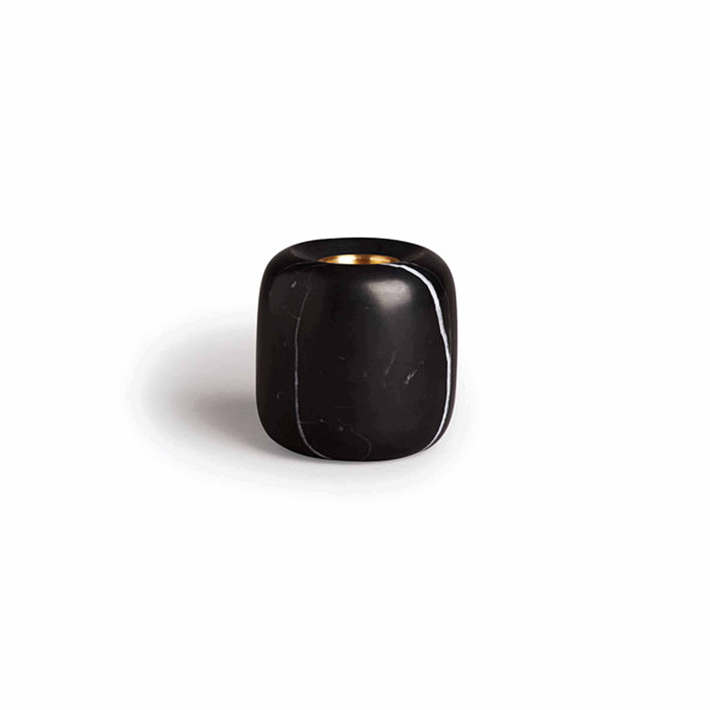 Mostra il prodotto Balance Candle Holder Black Marquina Marble | Small del produttore NEW WORKS