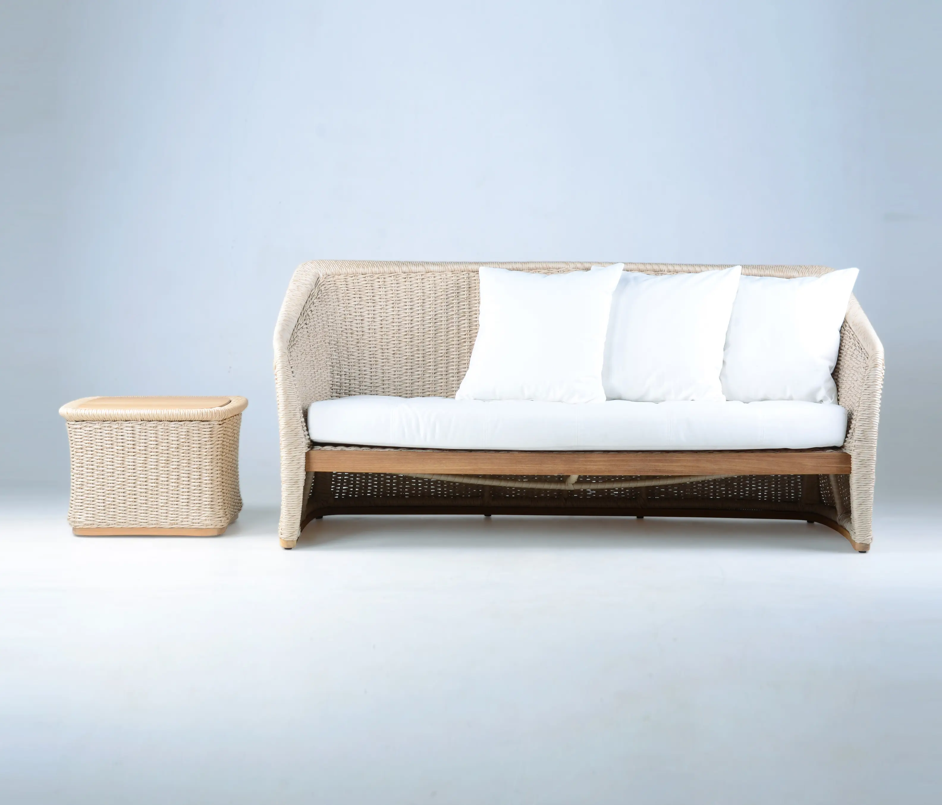 Wintons Teak - Aston Loveseat
