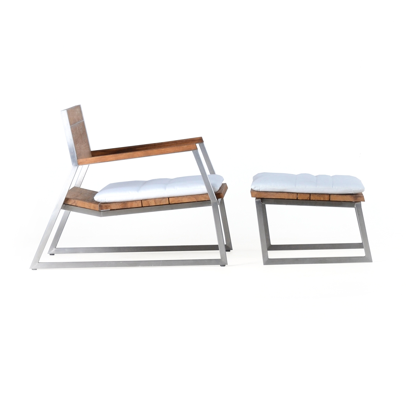 Produkt Salma Lumiere Low Armchair with Ottoman des Herstellers Wintons Teak anzeigen