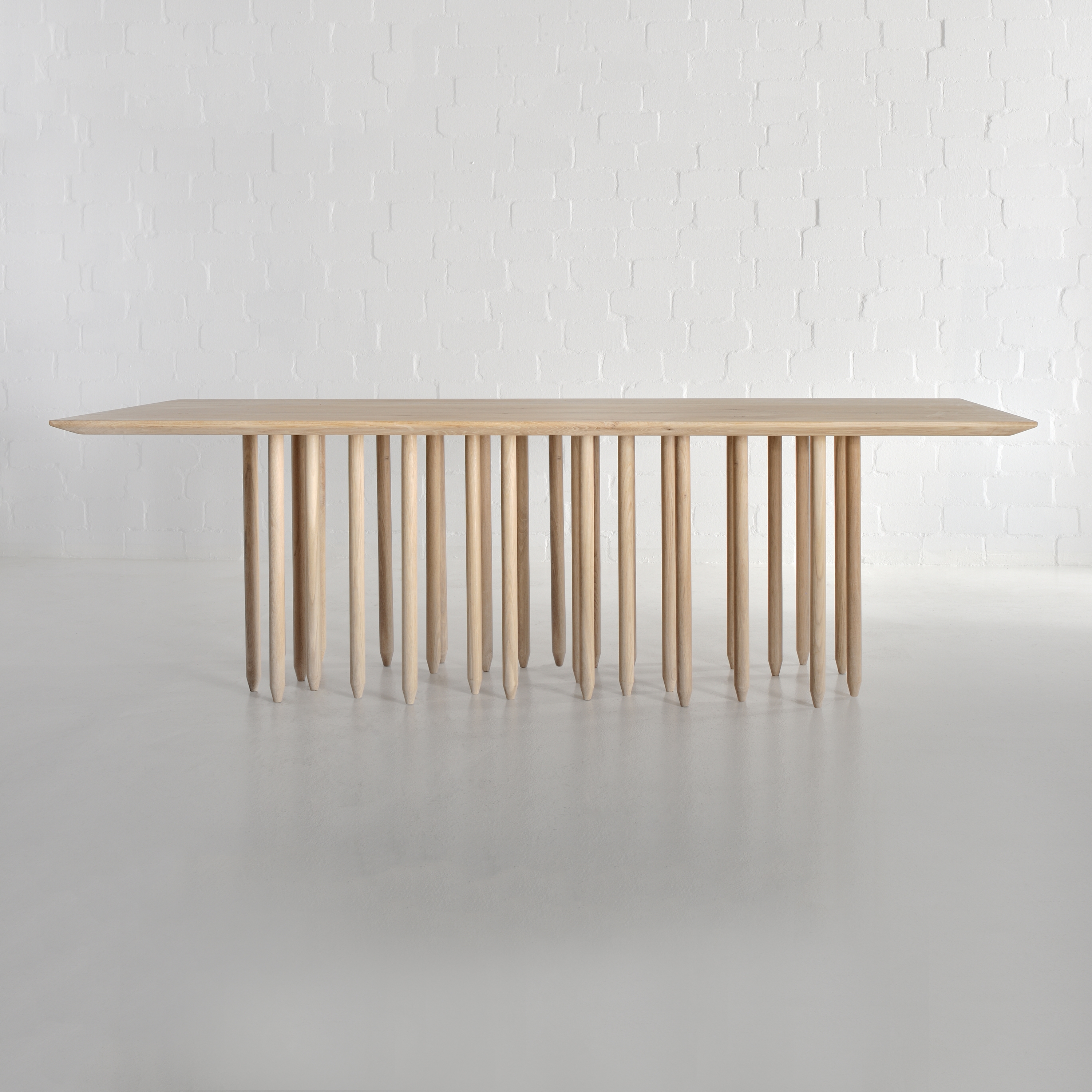Display product STILUS Table from manufacturer Vitamin Design