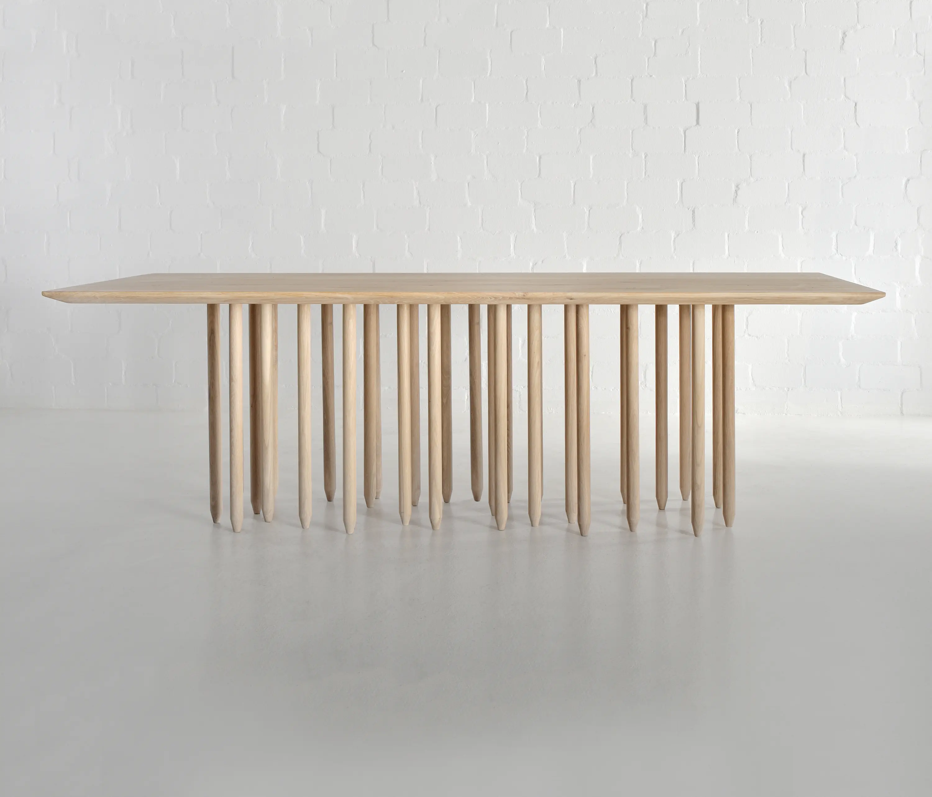 Vitamin Design - STILUS Table