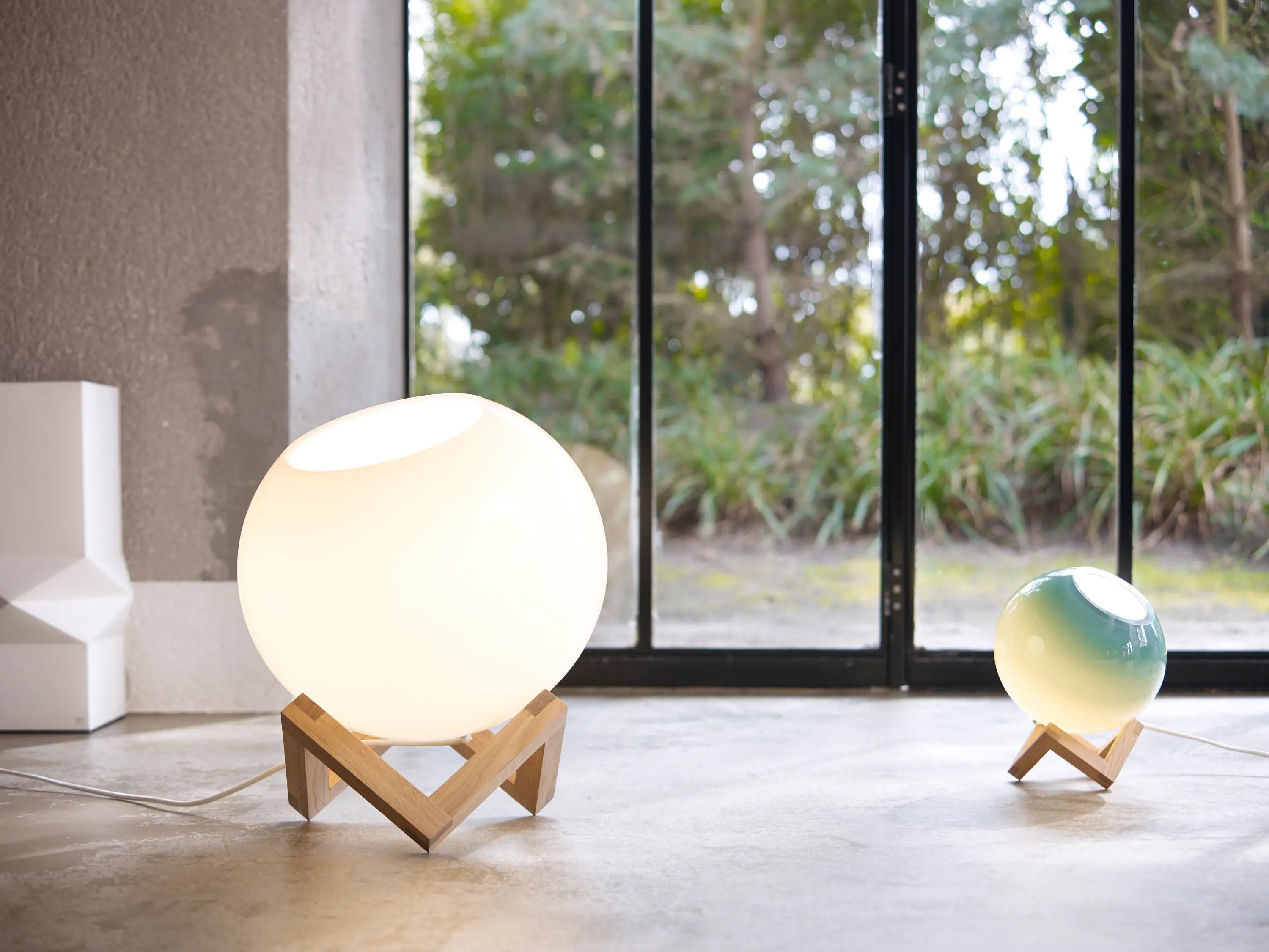 PERUSE - MCE Lamp Large