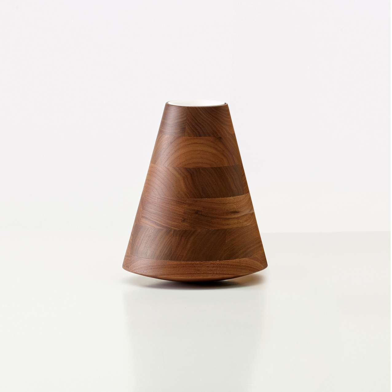 Mostra il prodotto Etna Vase Medium del produttore PERUSE