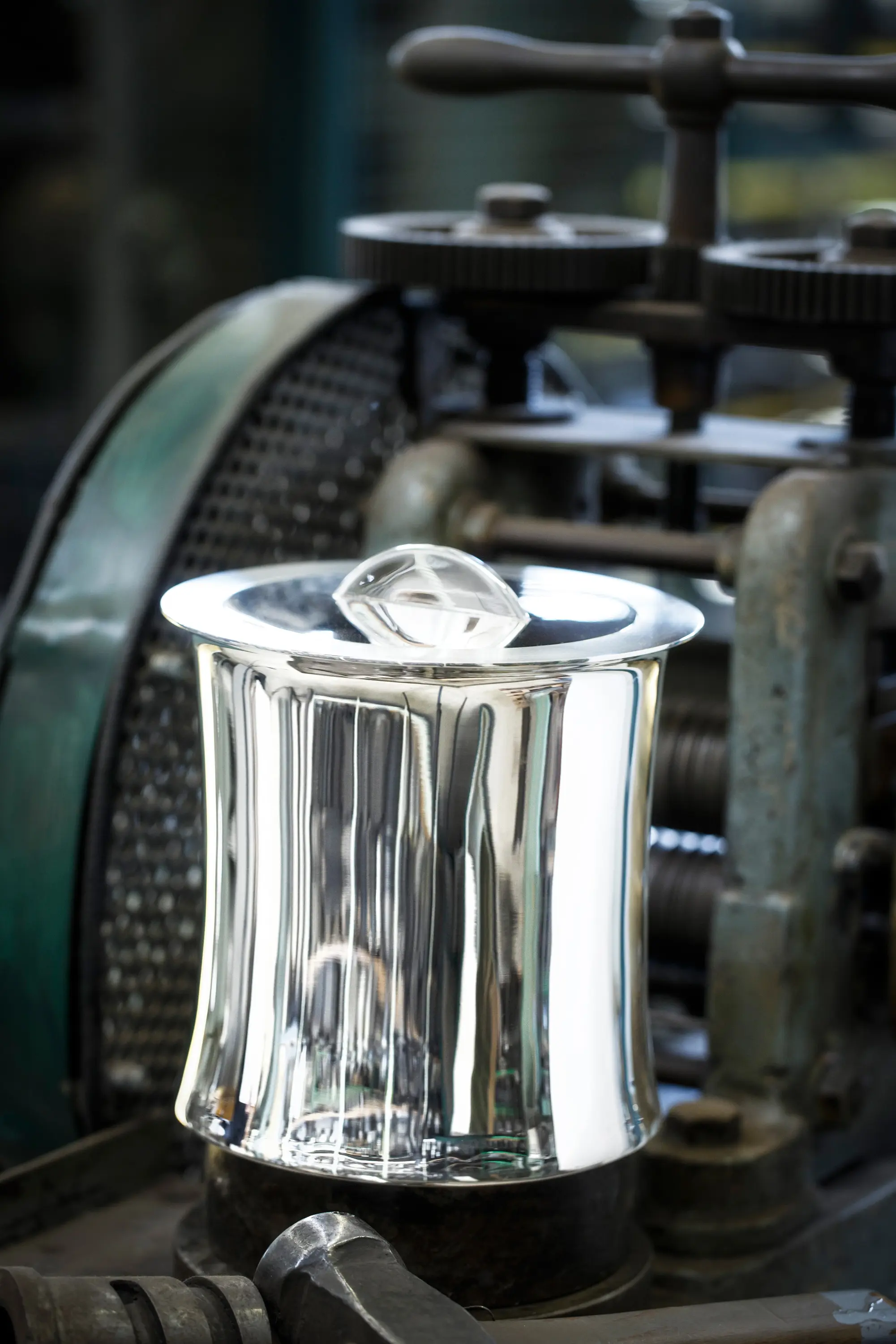 Wiener Silber Manufactur - Ed Tuttle – Concave Ice Bucket