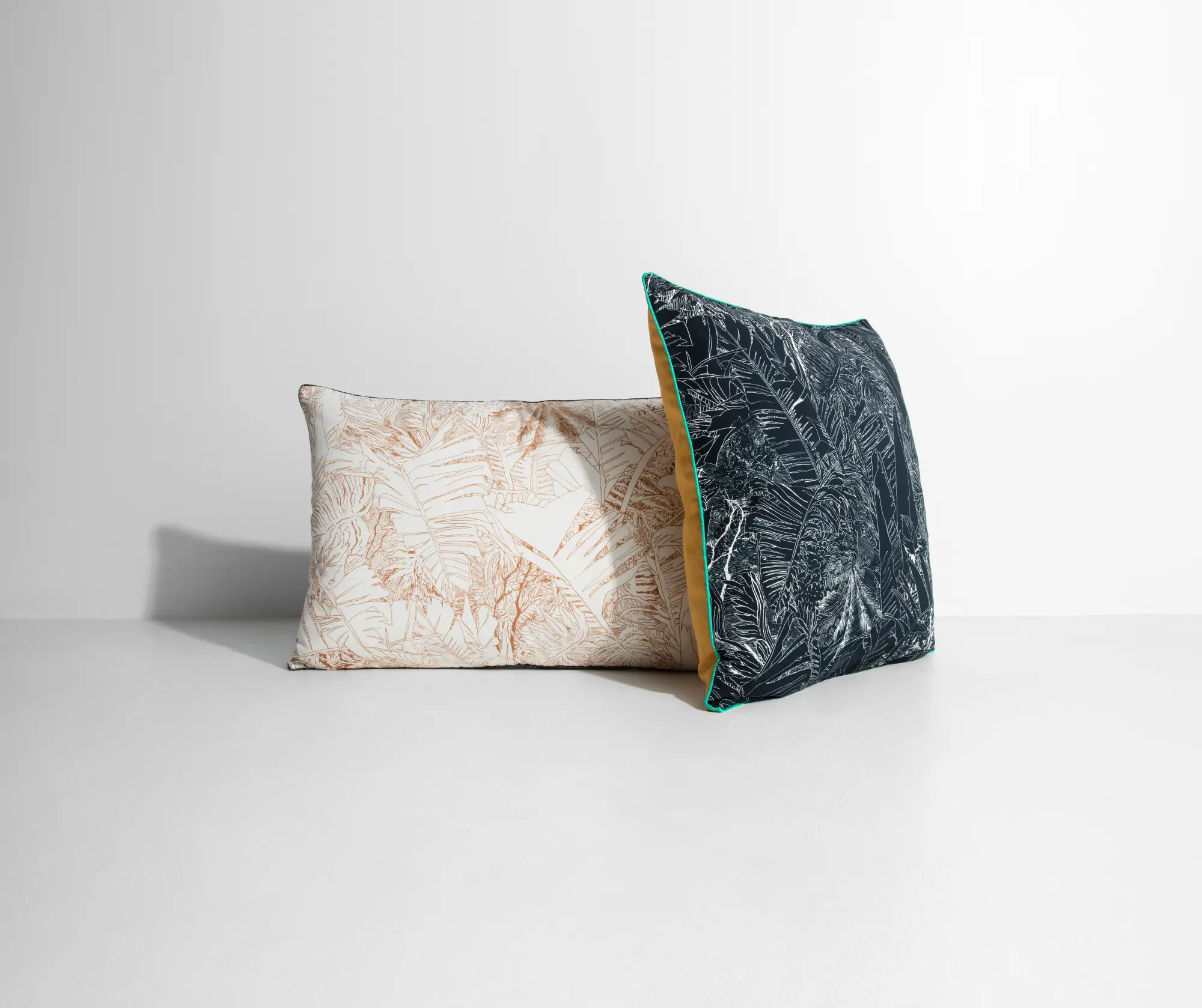 Petite Friture - Jungle | Papier-peint blanc sur noir
