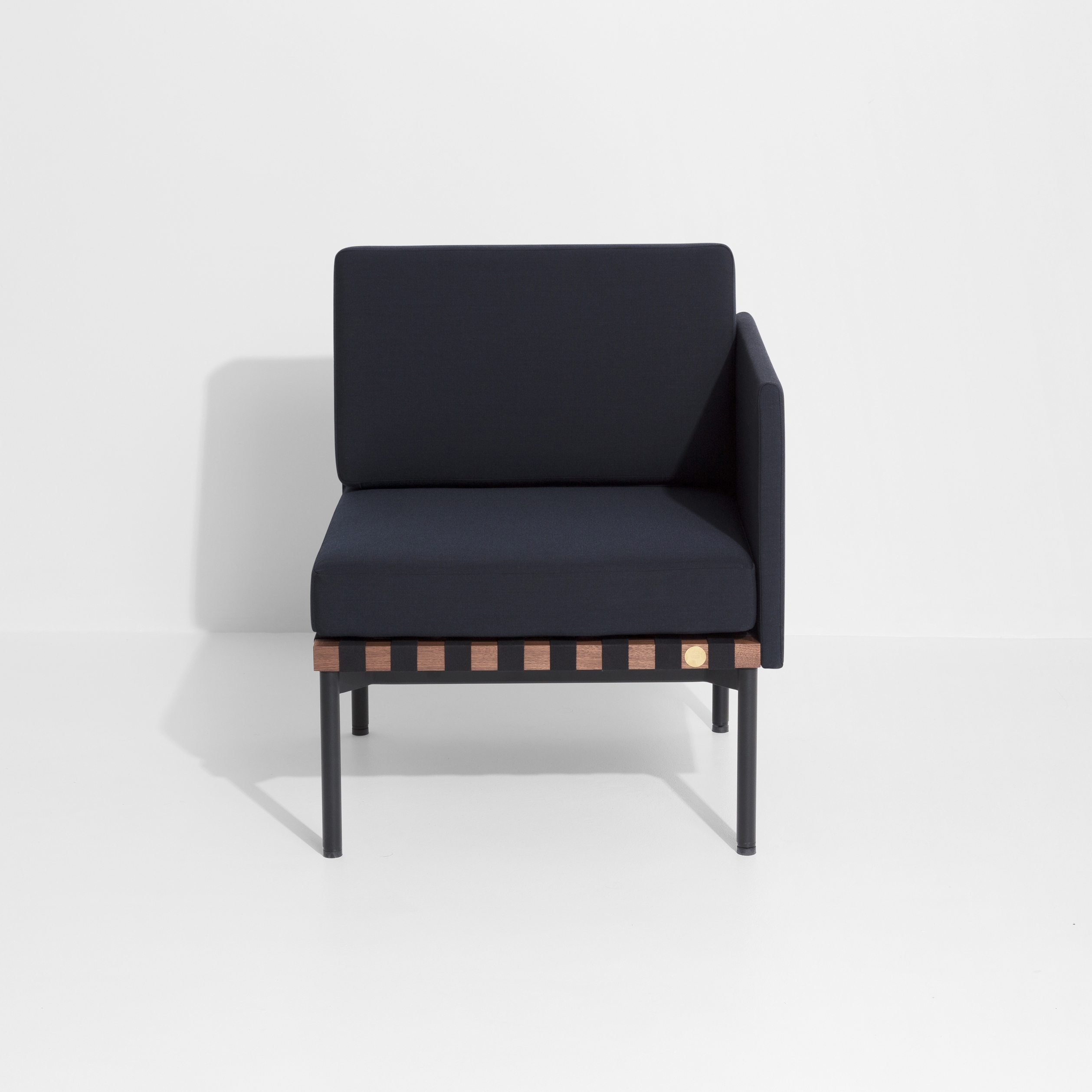 Mostra il prodotto Grid | Armchair with one armrest del produttore Petite Friture