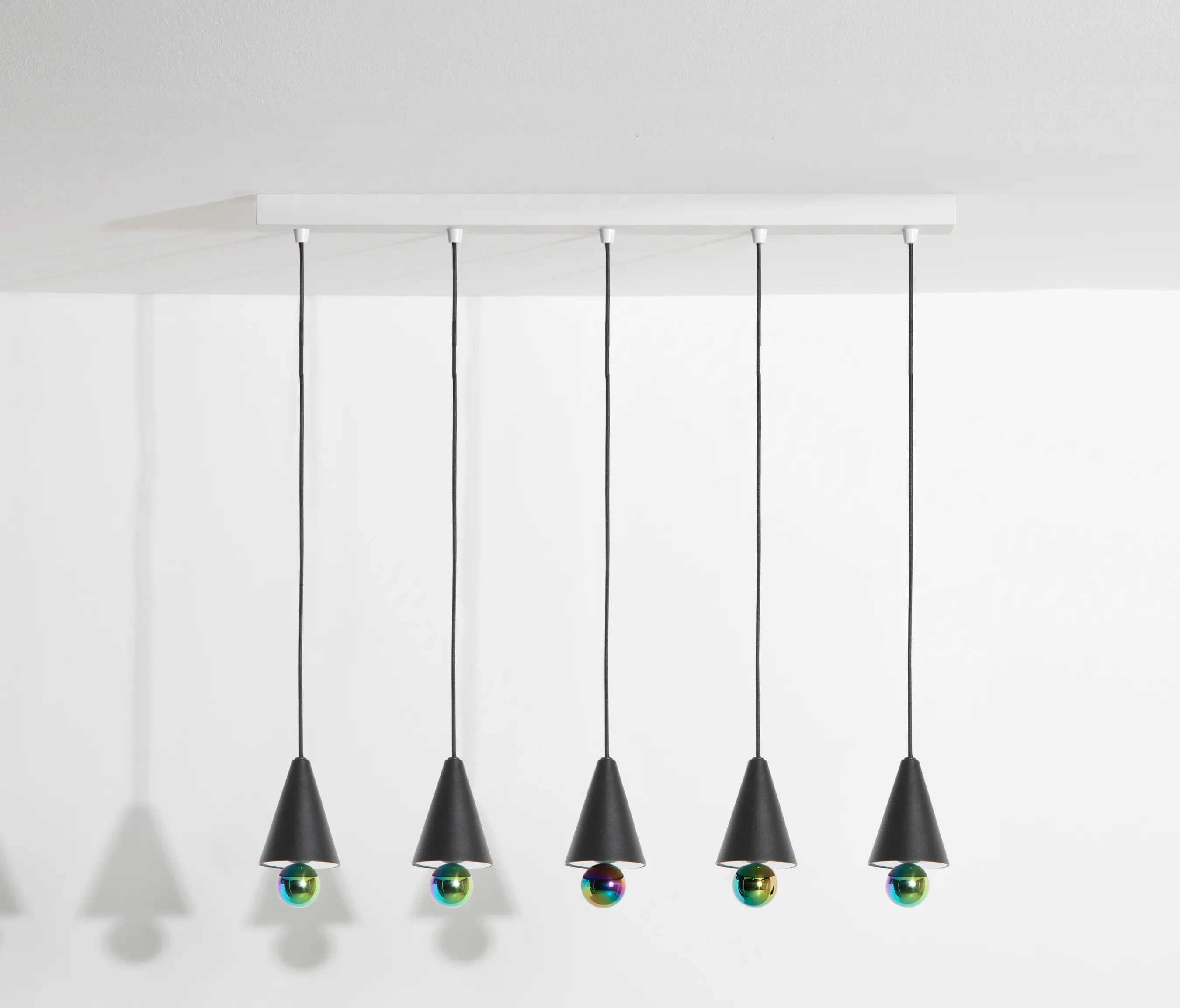 Petite Friture - Cherry | Pendant system linear XS 5pcs