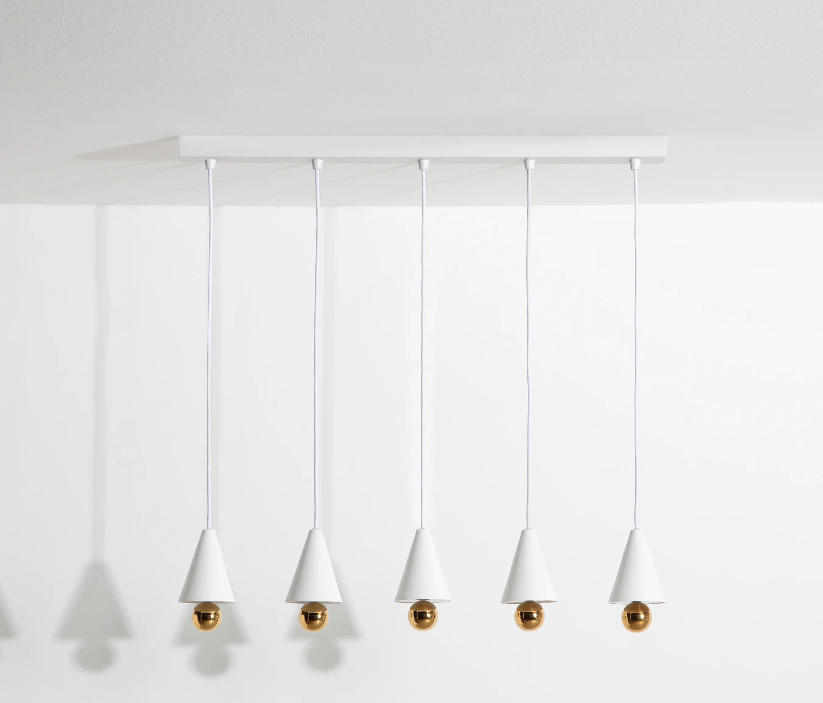 Petite Friture - Cherry | Pendant system linear XS 5pcs