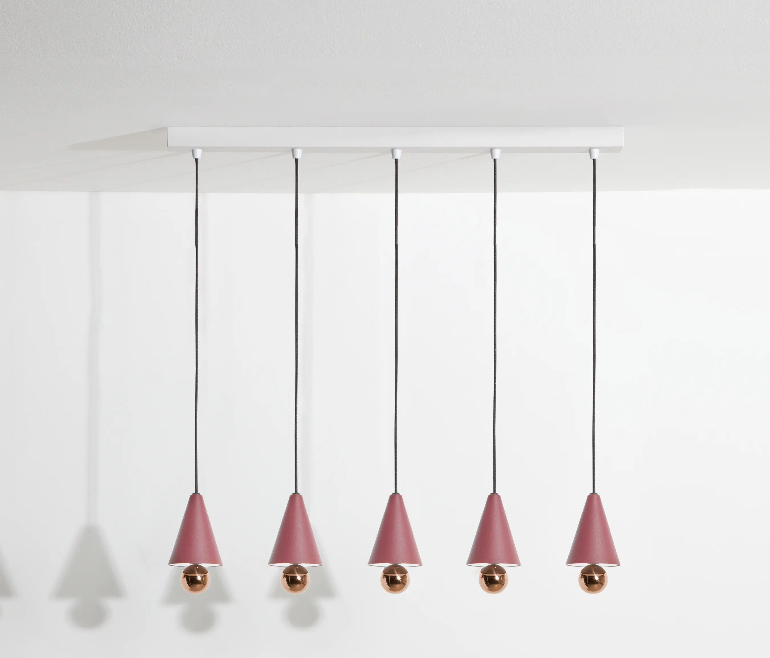 Petite Friture - Cherry | Pendant system linear XS 5pcs