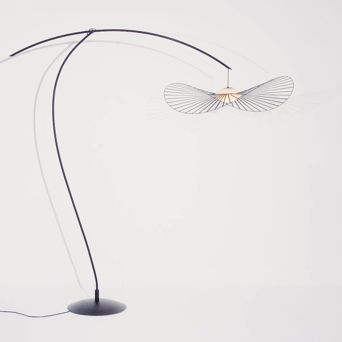 Mostra il prodotto Vertigo Nova | Floor lamp del produttore Petite Friture