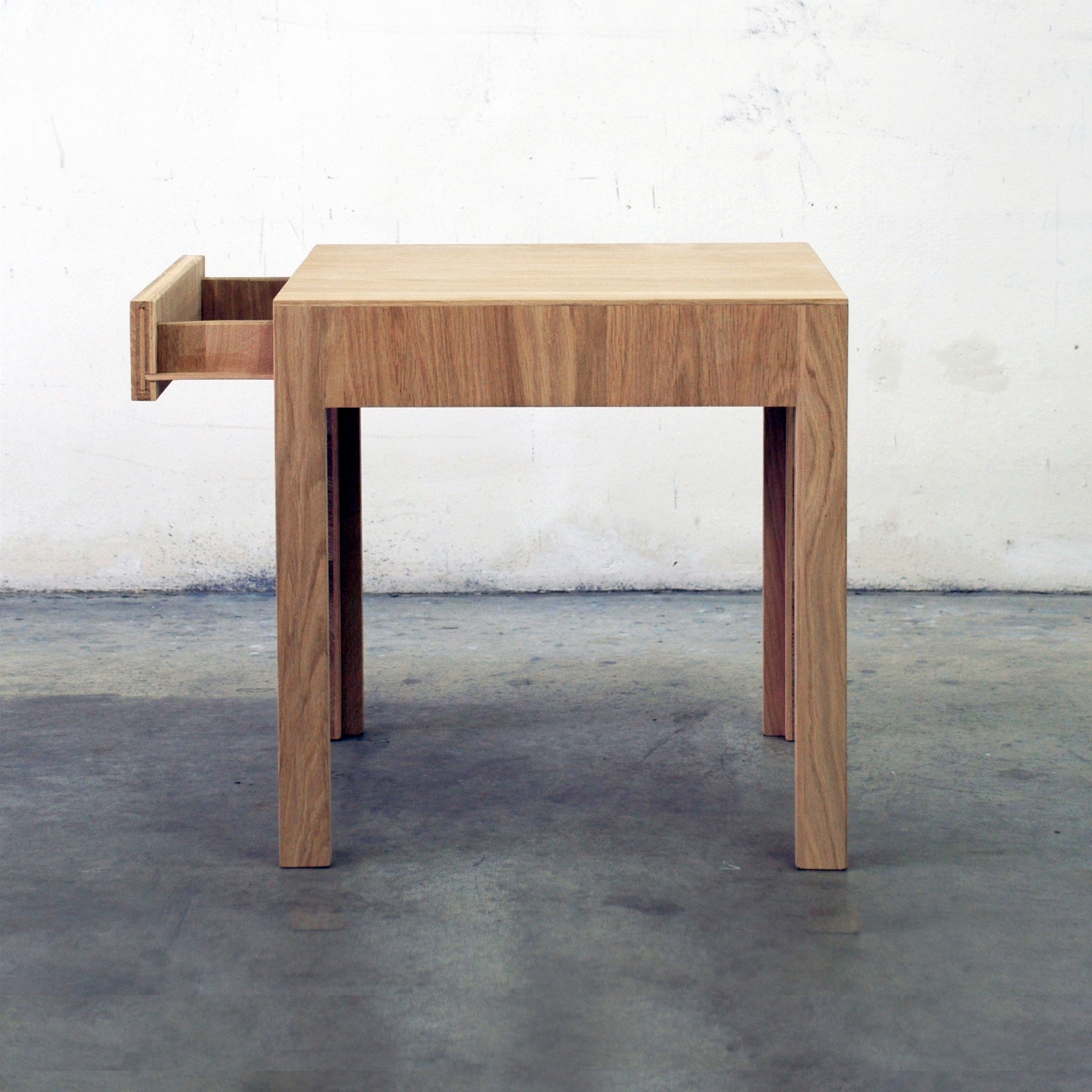 Produkt NF 37DT Hockertisch mit Auszug des Herstellers editionformform anzeigen
