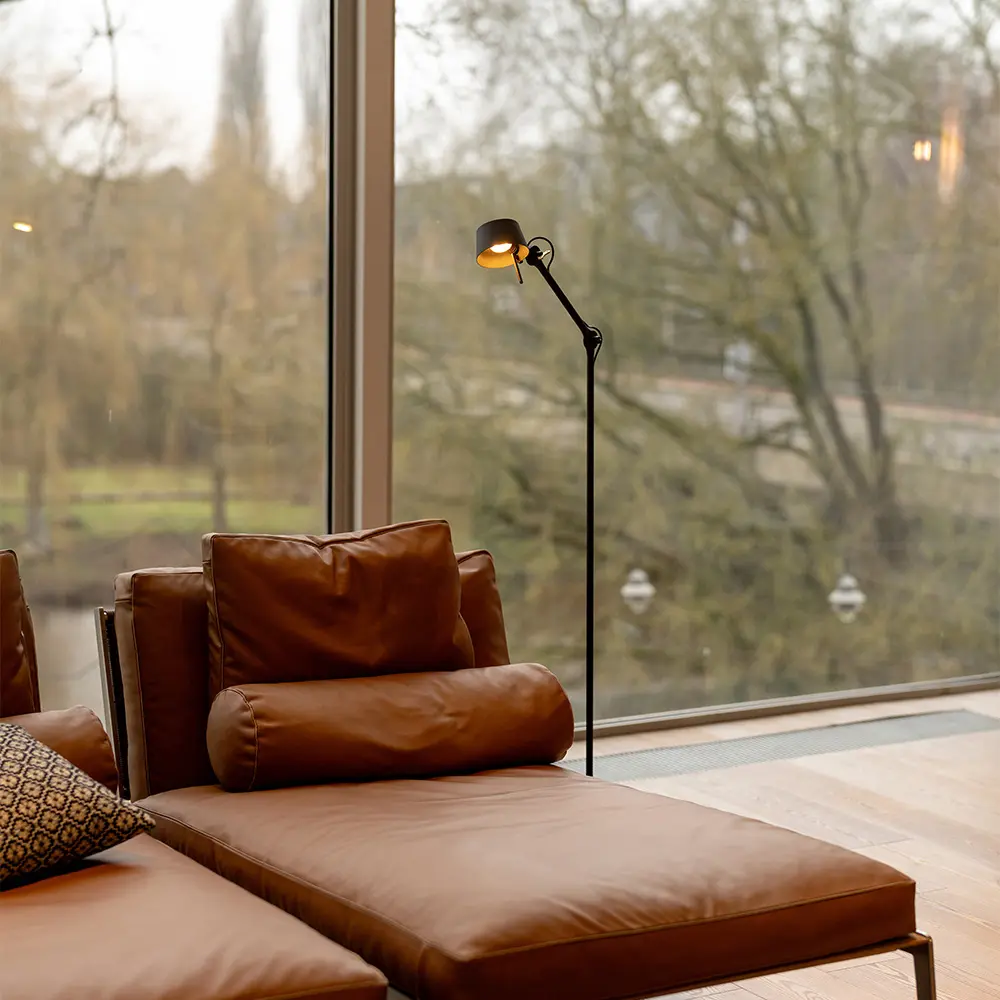 Tonone - BOLT10 Desk