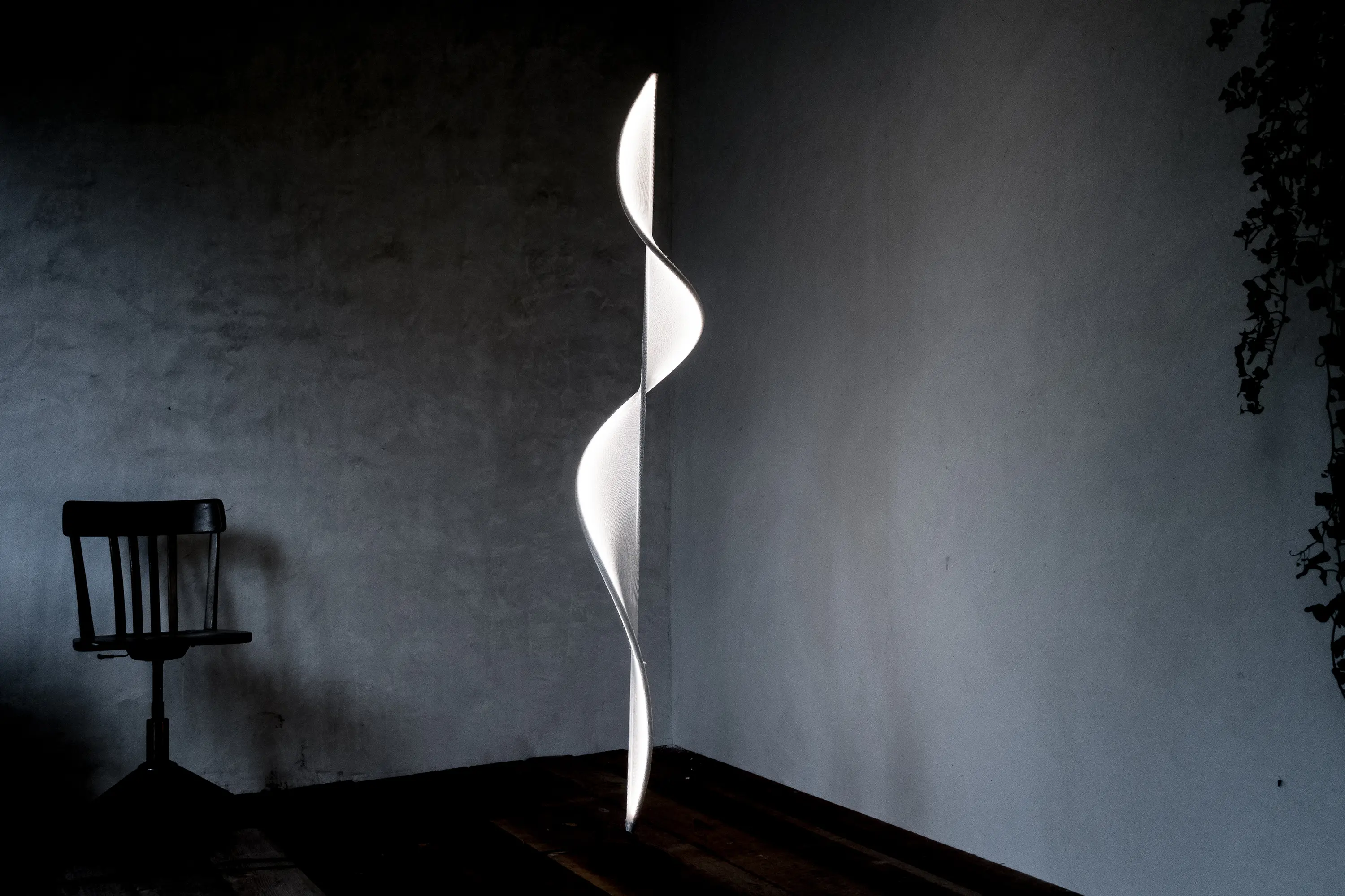 llll - llll.08 suspended vertically | gold