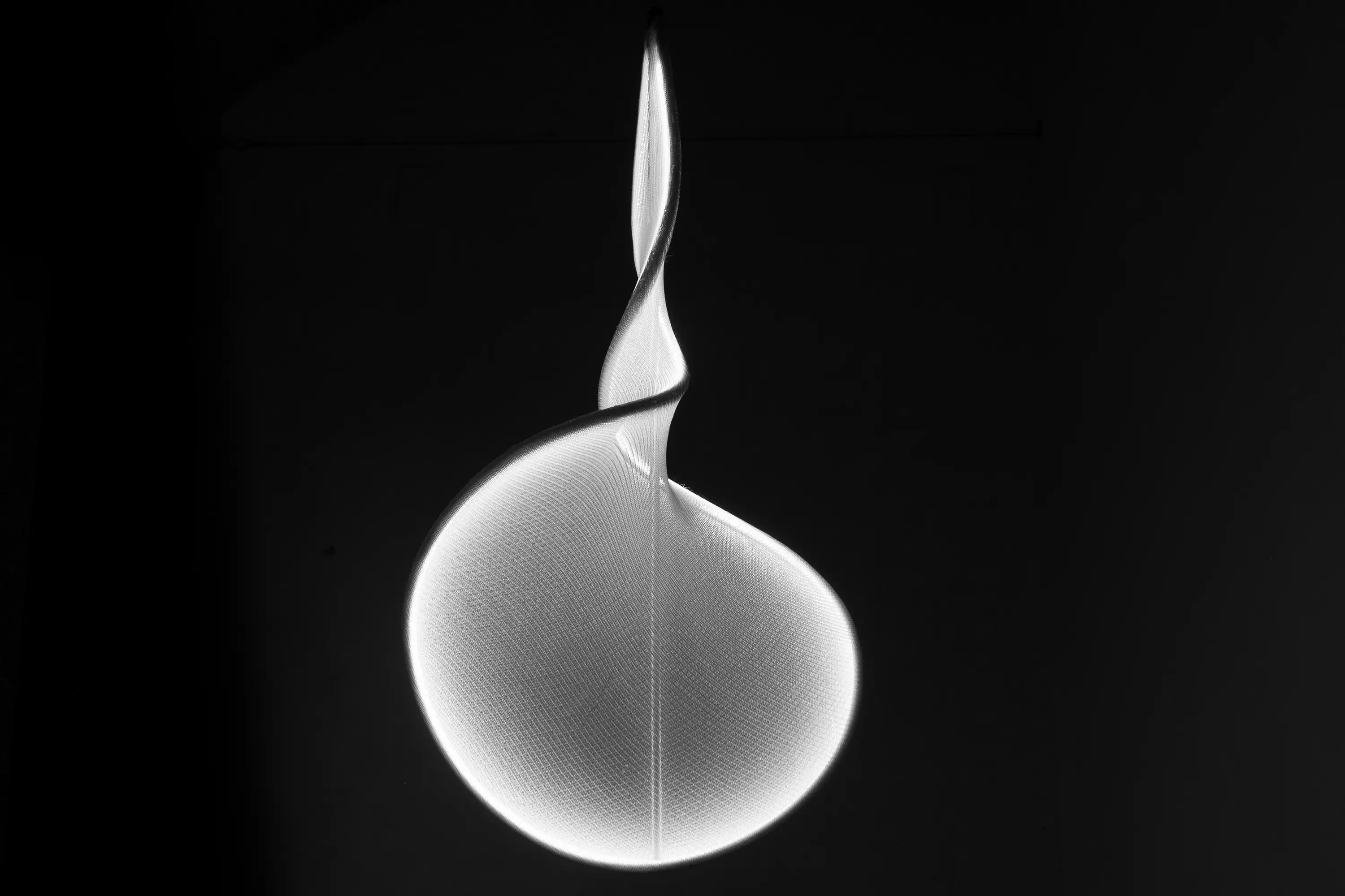 llll - llll.06 double twist | white