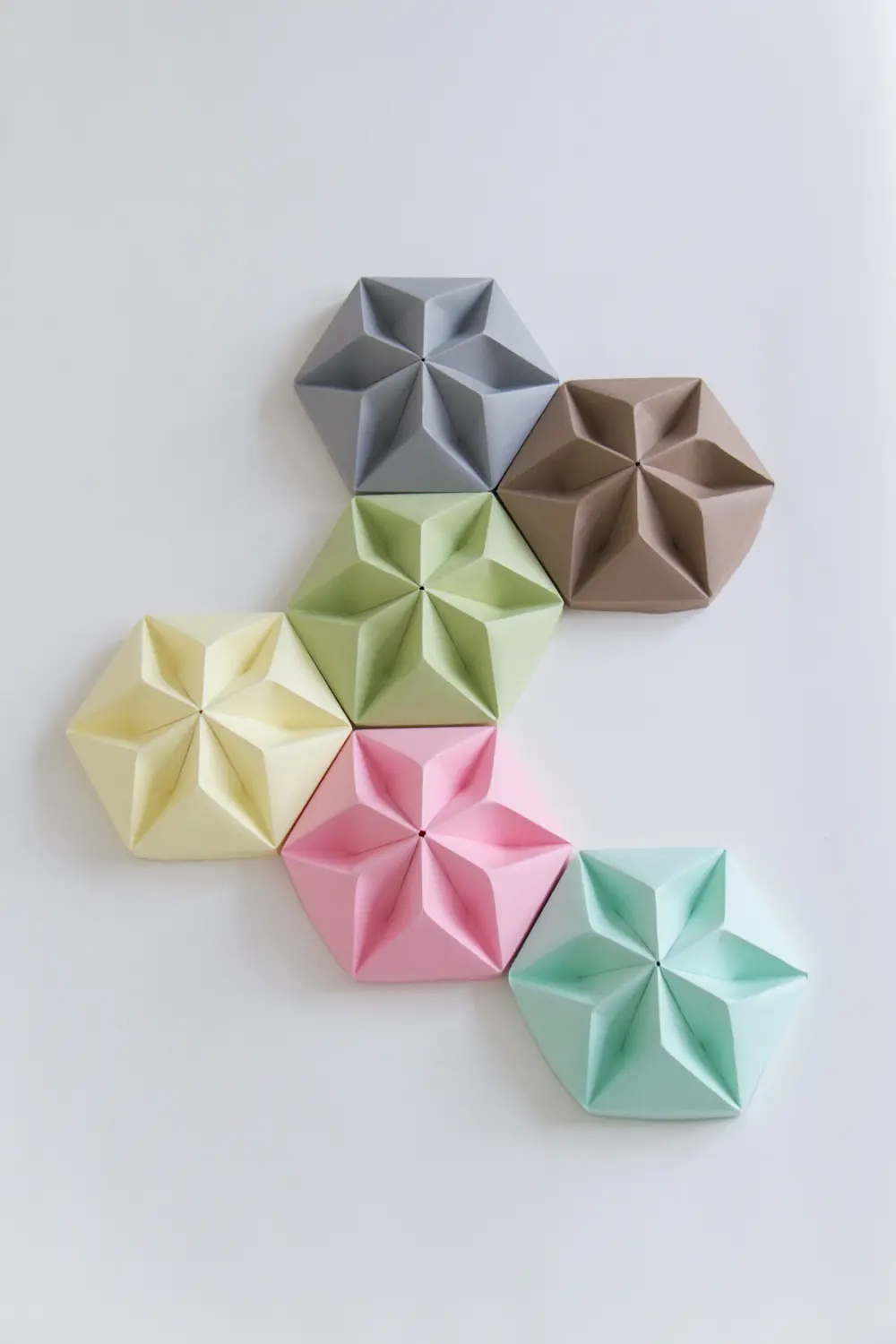 Studio Snowpuppe - Kroonuppe Ceilingrose - Autumn Yellow