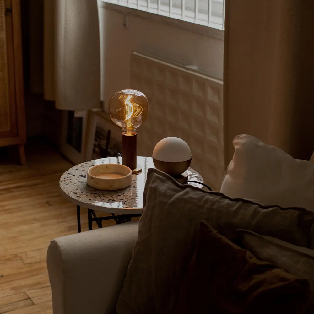 Tala - Walnut Knuckle Table Lamp with Voronoi-I Bulb EU