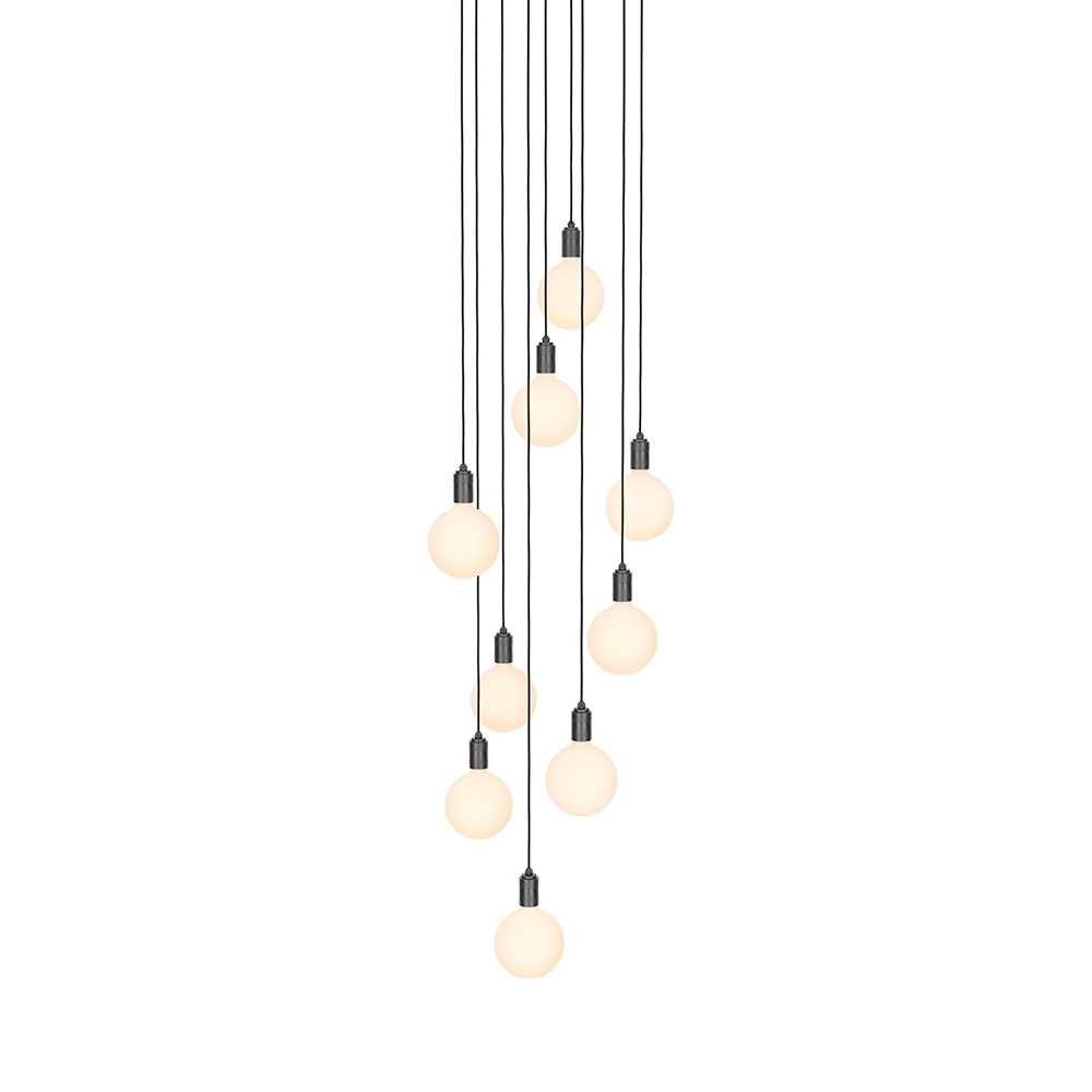 Mostra il prodotto Graphite Nine Pendant with Large Black & Black Ash Canopy and Sphere IV Bulbs del produttore Tala