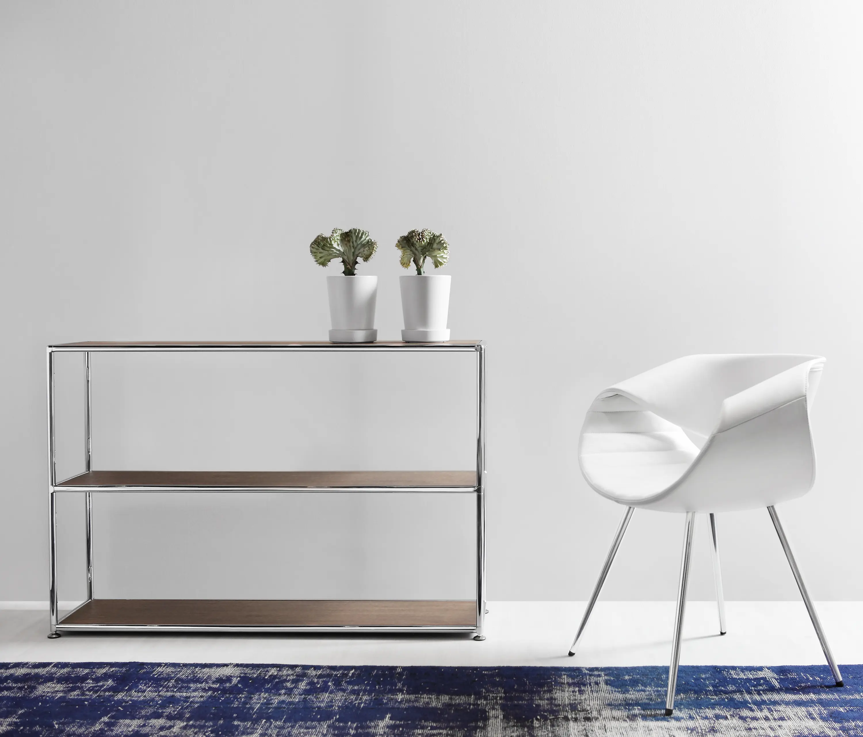 Dauphin Home - Console