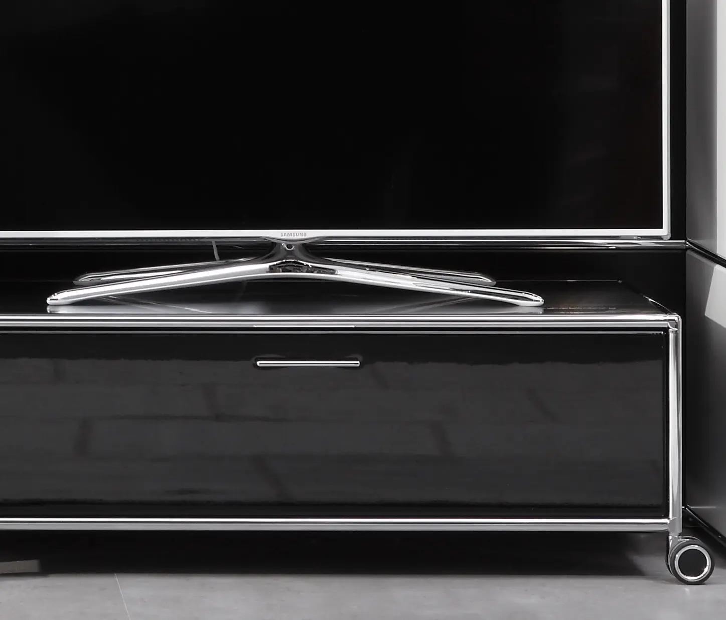 Dauphin Home - TV-Trolley