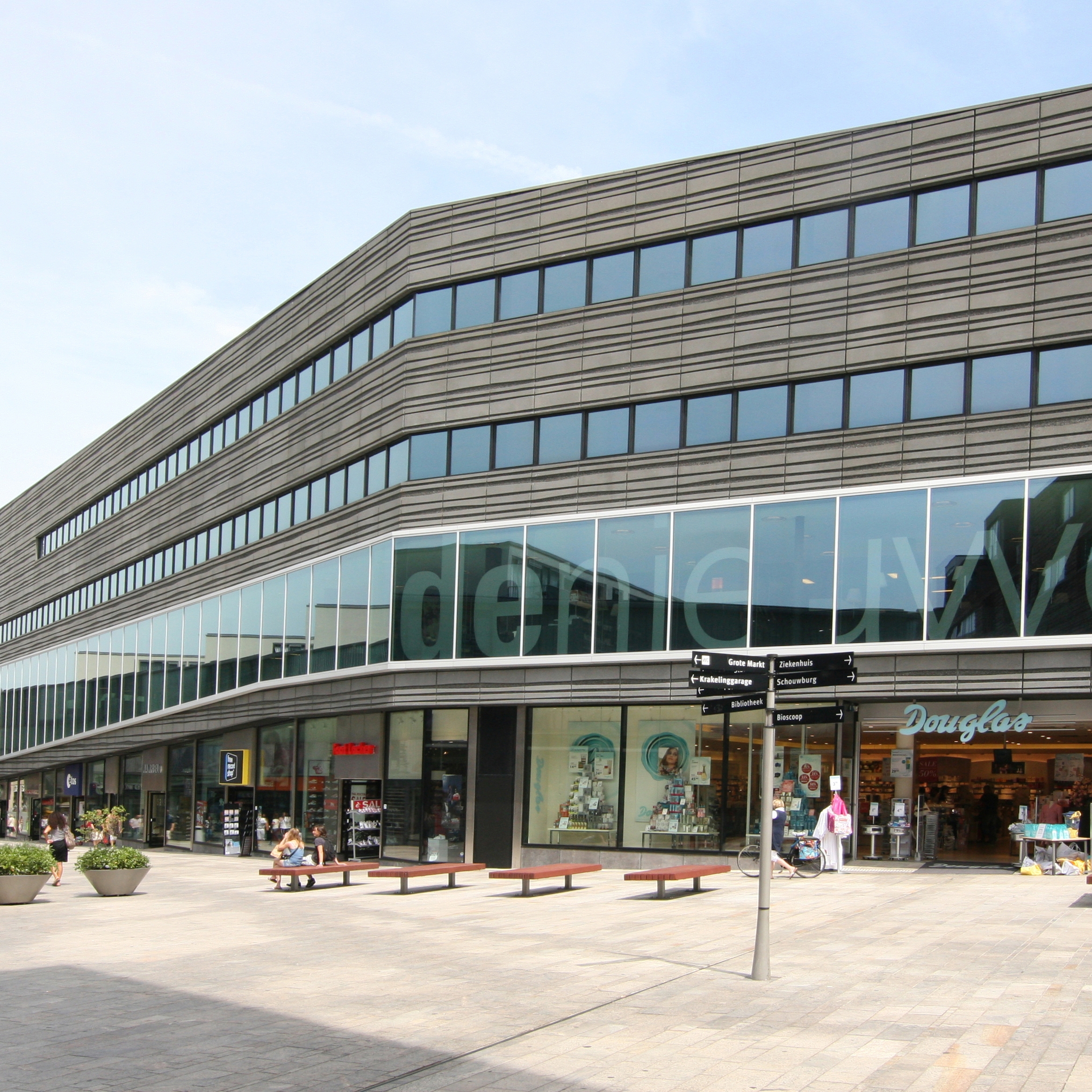 Display product Concrete sandwich façades from manufacturer Hering Architectural Concrete