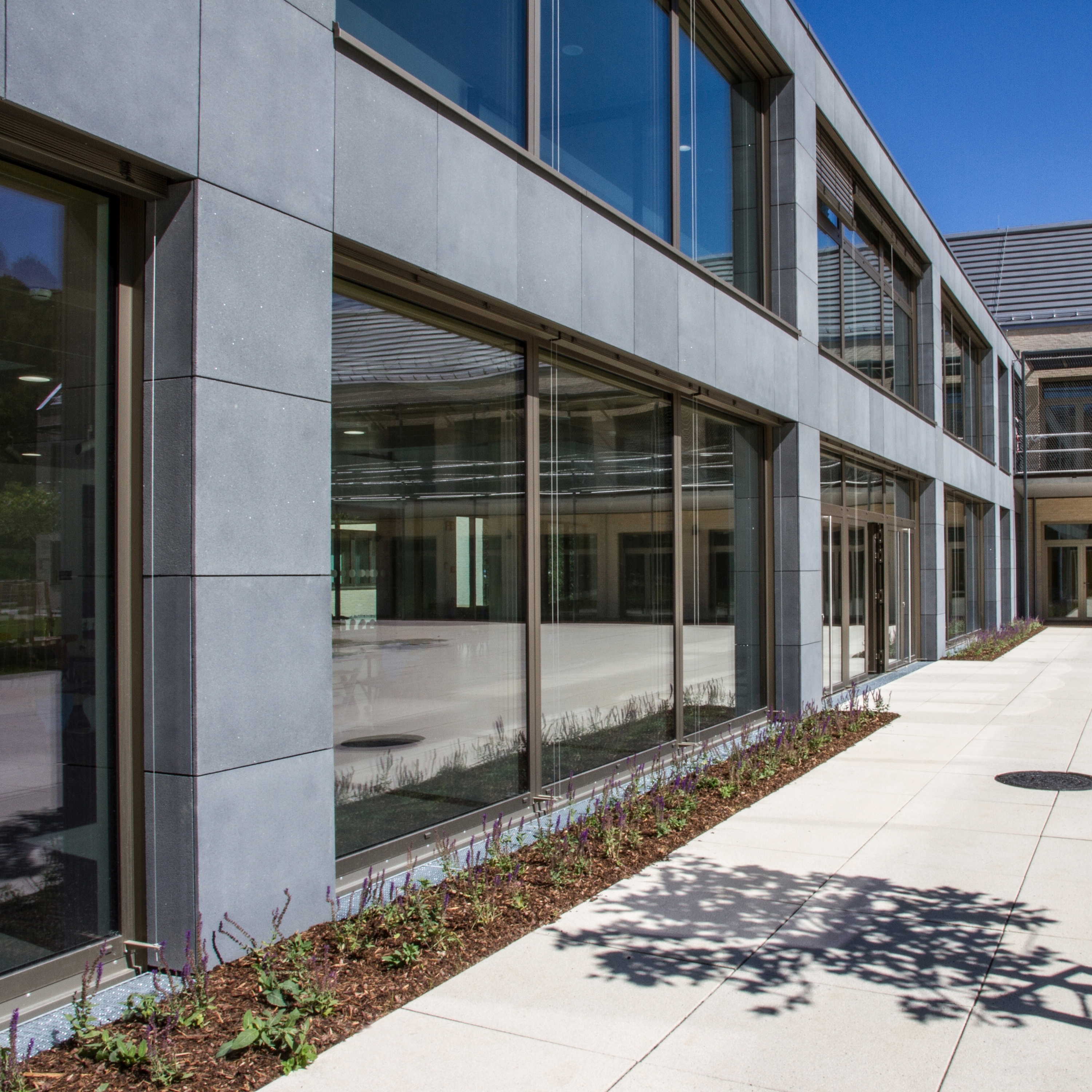 Display product betoShell® CLASSIC from manufacturer Hering Architectural Concrete