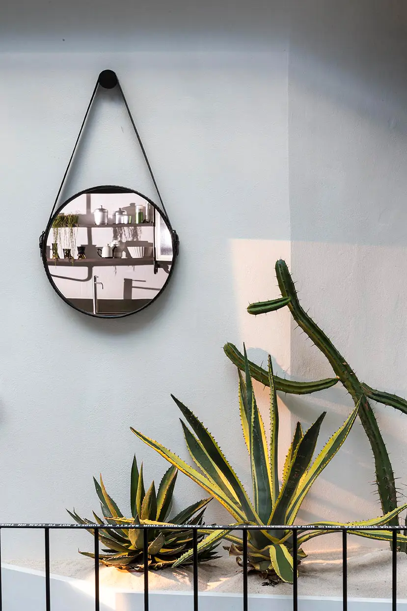 Diesel with Moroso - Ego Stud Mirror