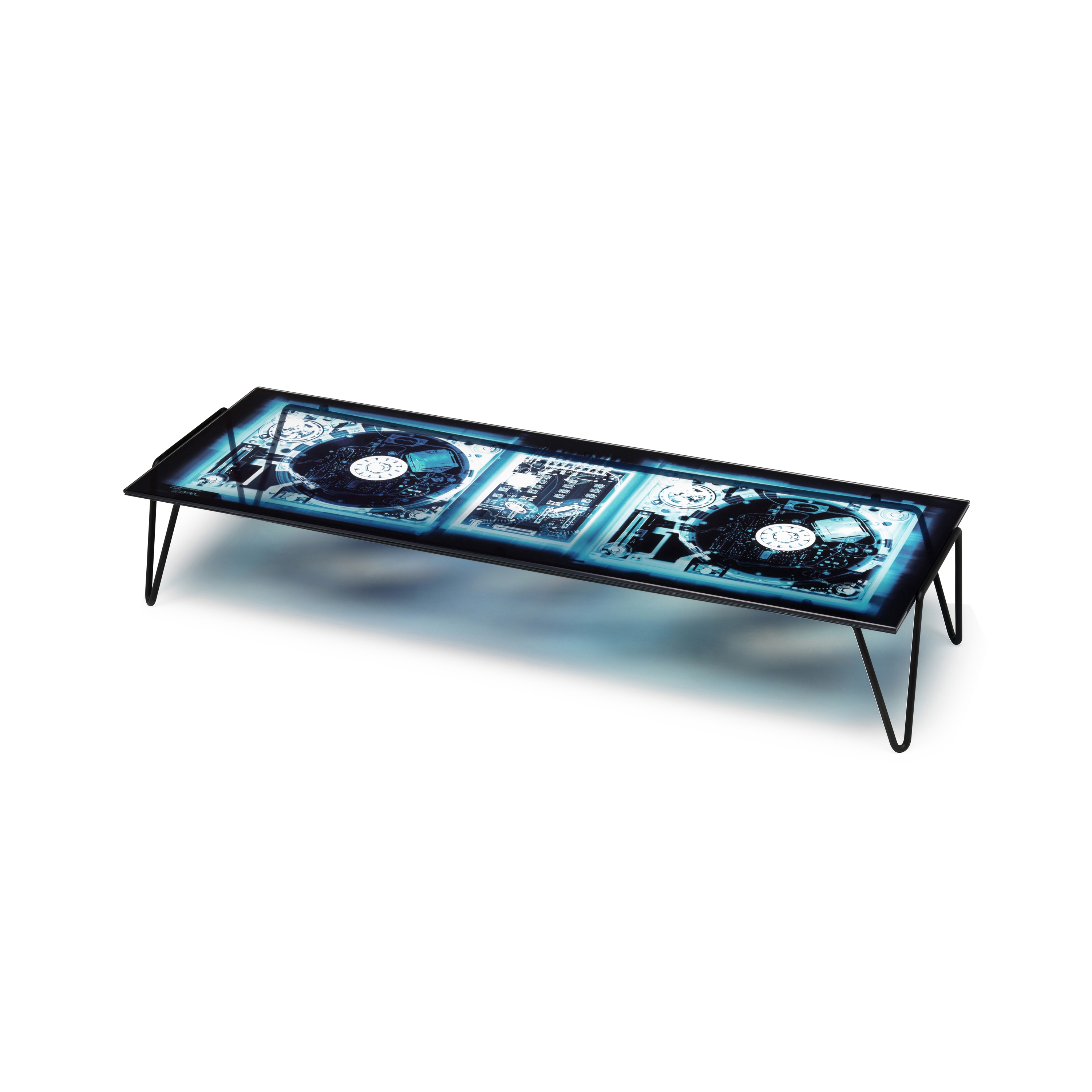 Display product Xraydio Table from manufacturer Diesel with Moroso