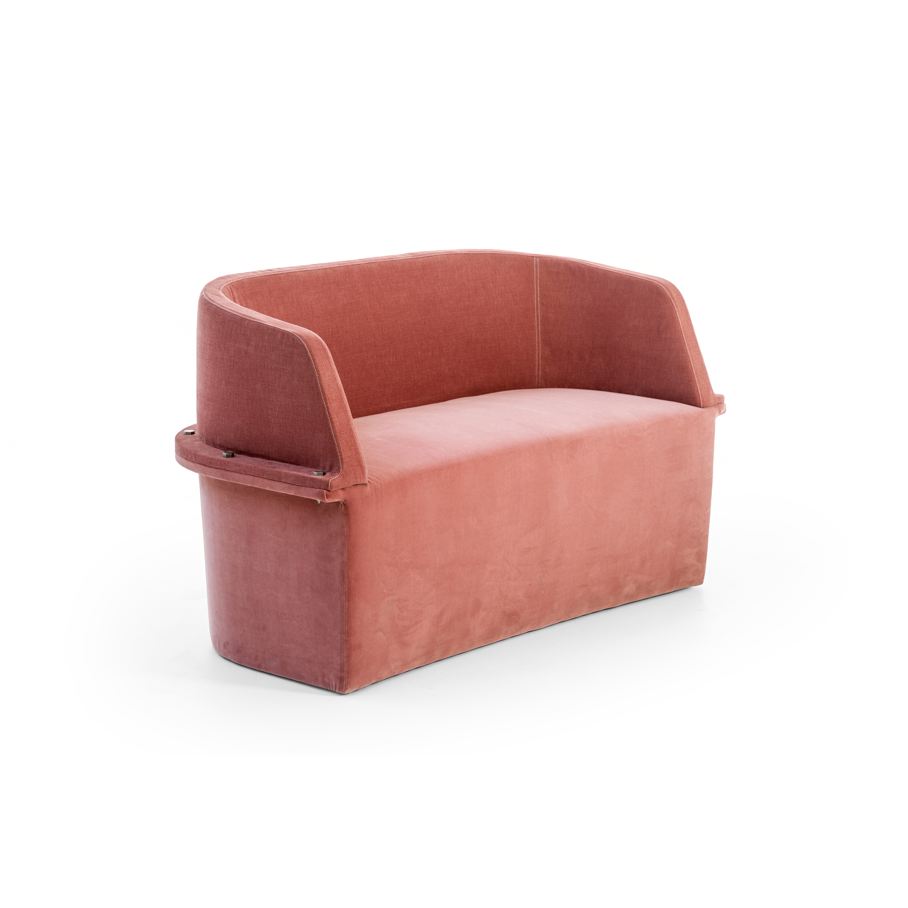 Mostra il prodotto Assembly Settee del produttore Diesel with Moroso