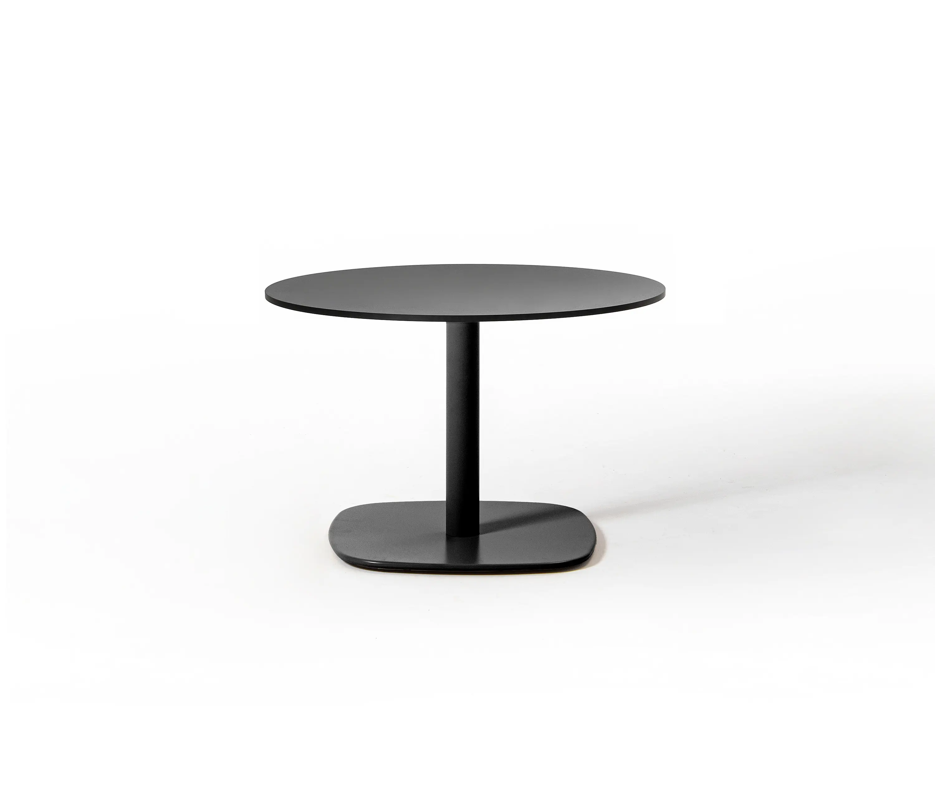 TrabÀ - Round table 533-3