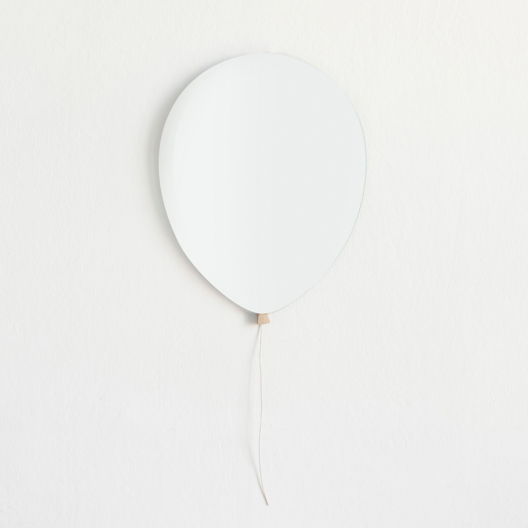 Display product Balloon mirror from manufacturer EO