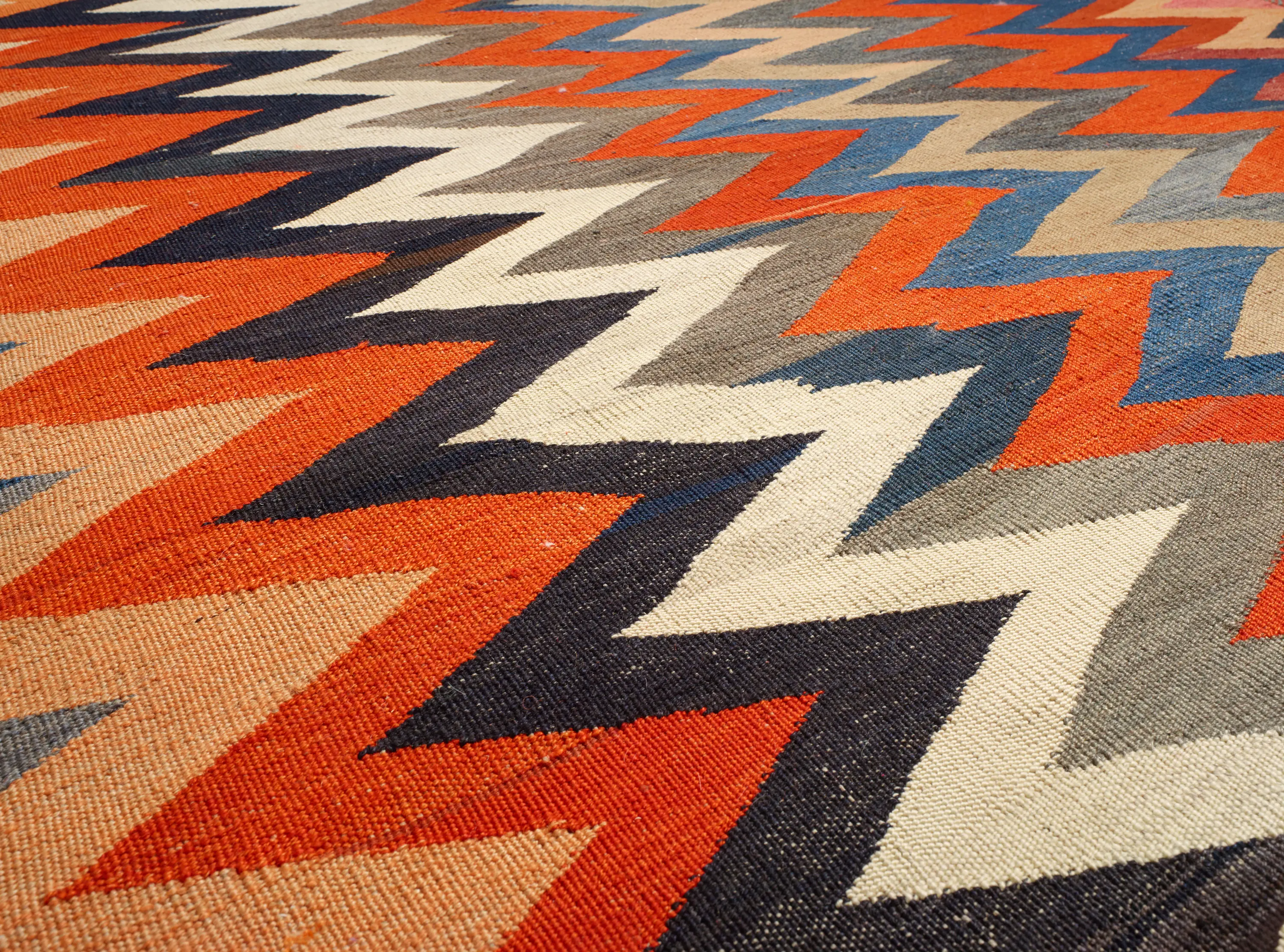 Zollanvari - Flatweaves Tribal Ghashgha’i Kilim