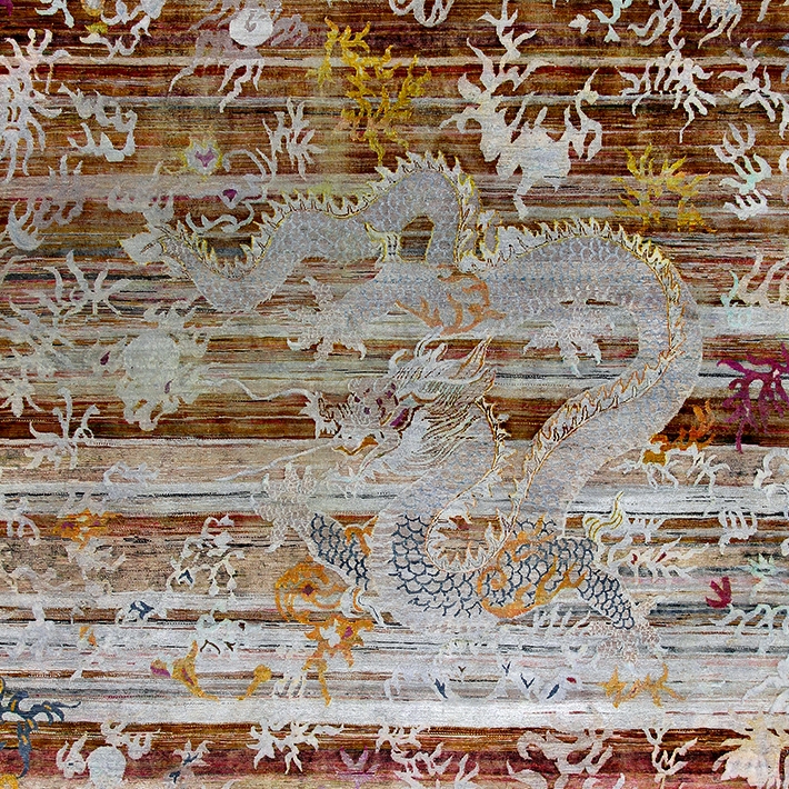Mostrar el producto Kundan Pure Silk Dancing Dragon del fabricante Zollanvari