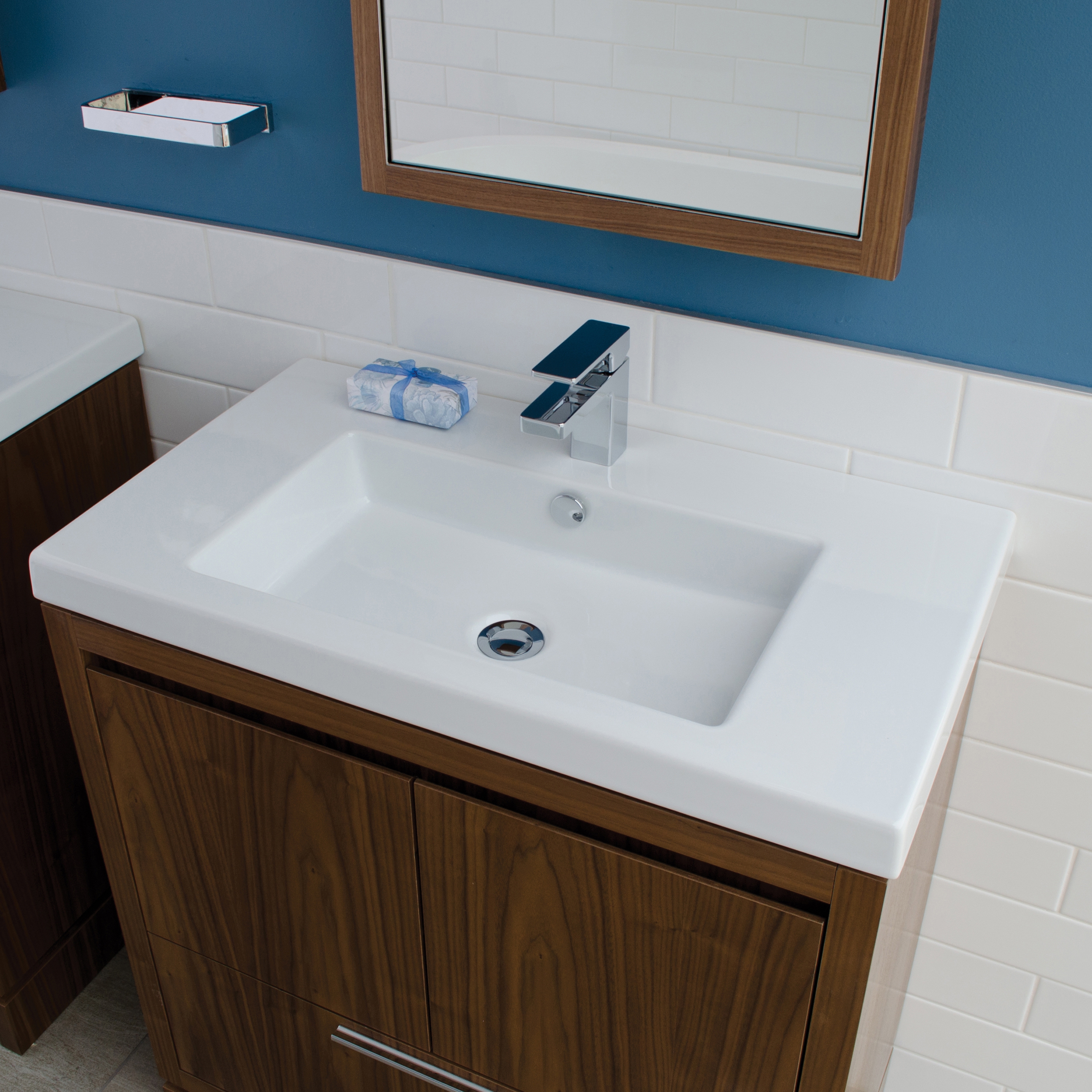Mostra il prodotto Aquaquattro Lavatory 5212 del produttore Lacava
