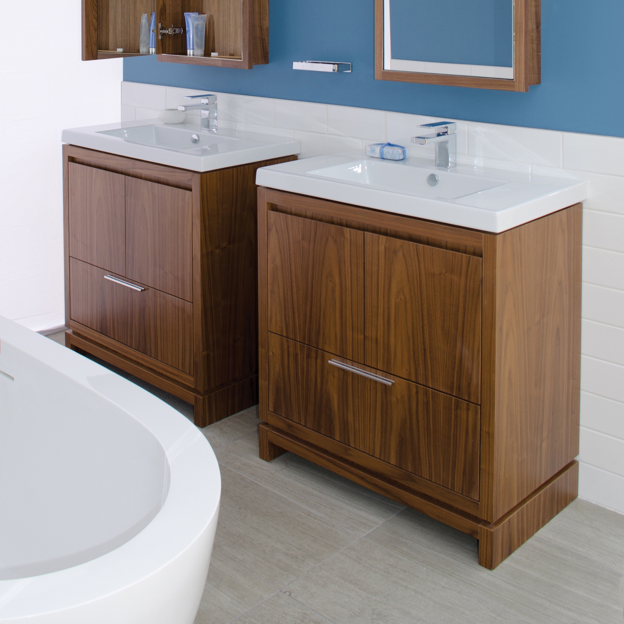 Mostra il prodotto Aquaquattro Undercounter Vanity 5212C del produttore Lacava