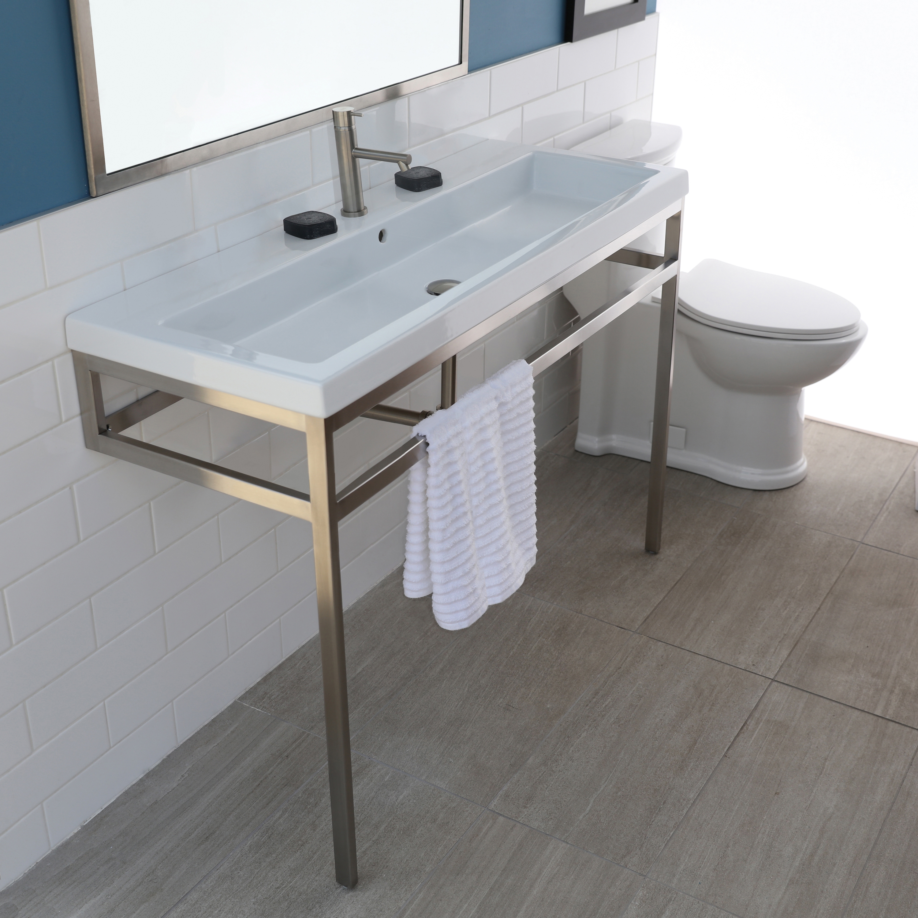 Mostra il prodotto Aquaquattro Lavatory 5215 del produttore Lacava