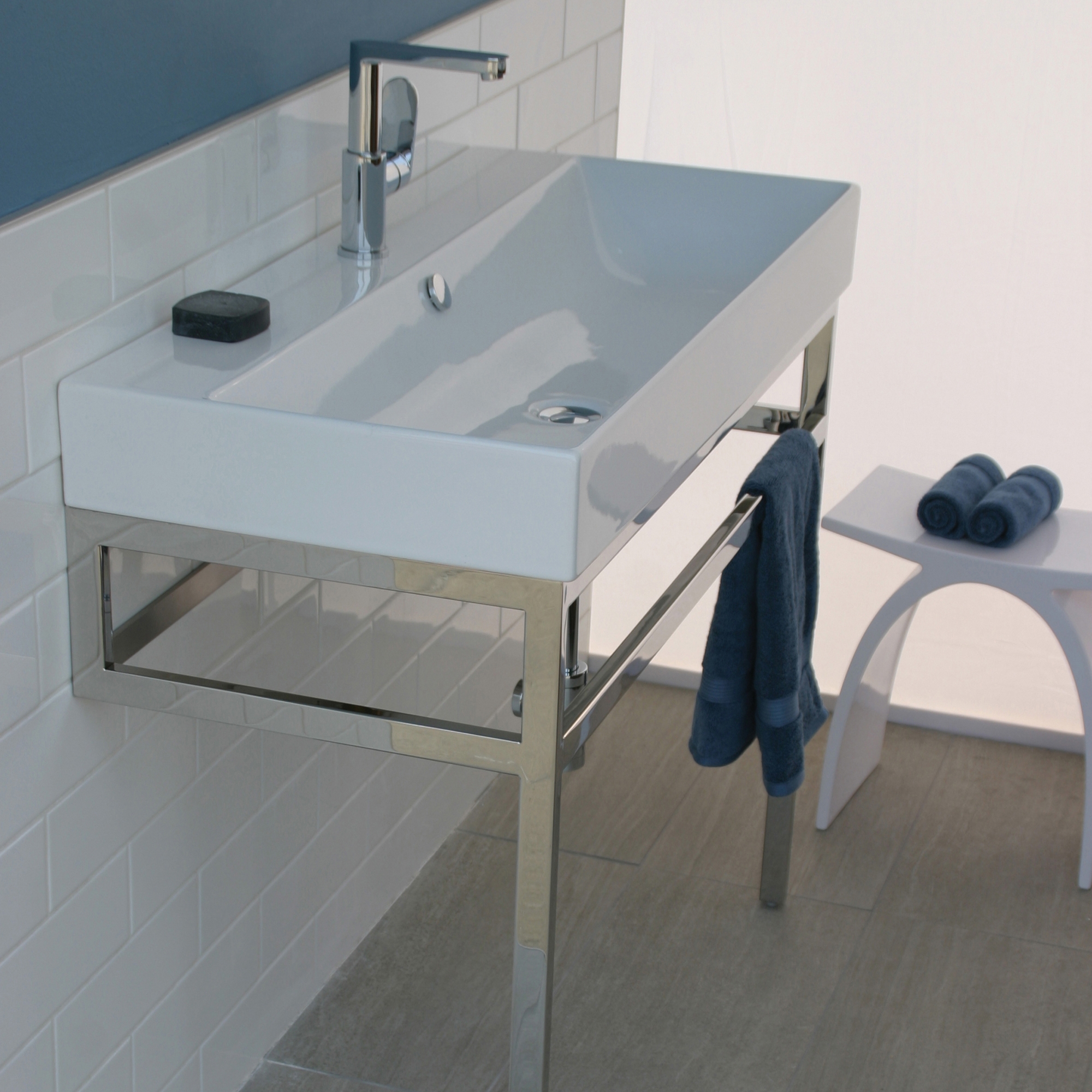 Mostra il prodotto Aquasei Lavatory 5233 del produttore Lacava