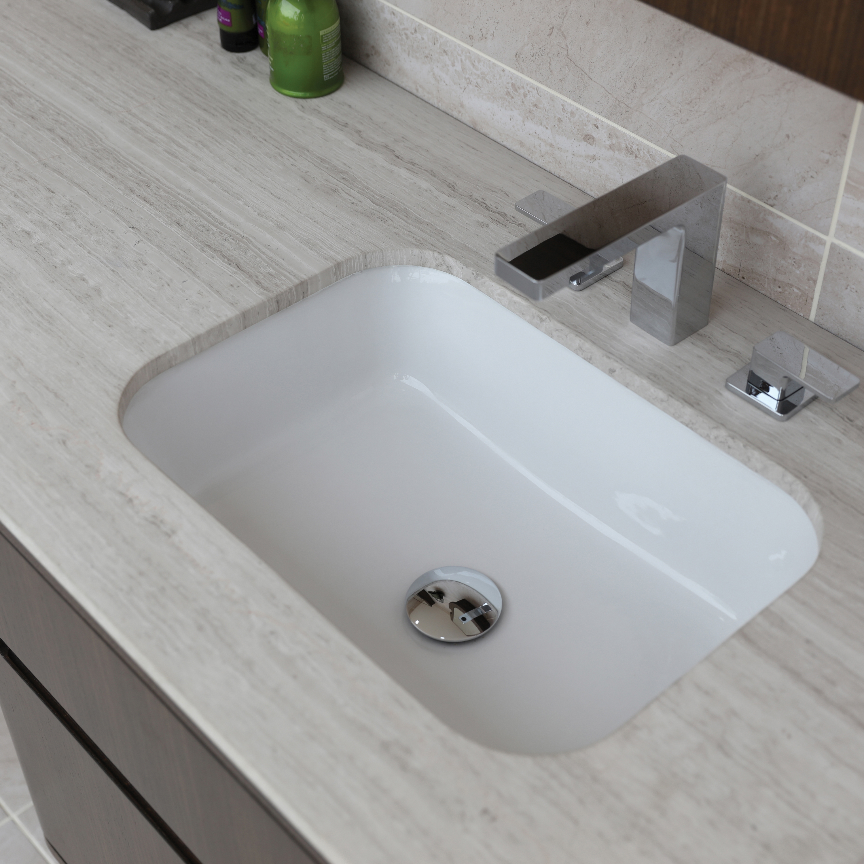 Mostra il prodotto Eleganza Lavatory H270 del produttore Lacava