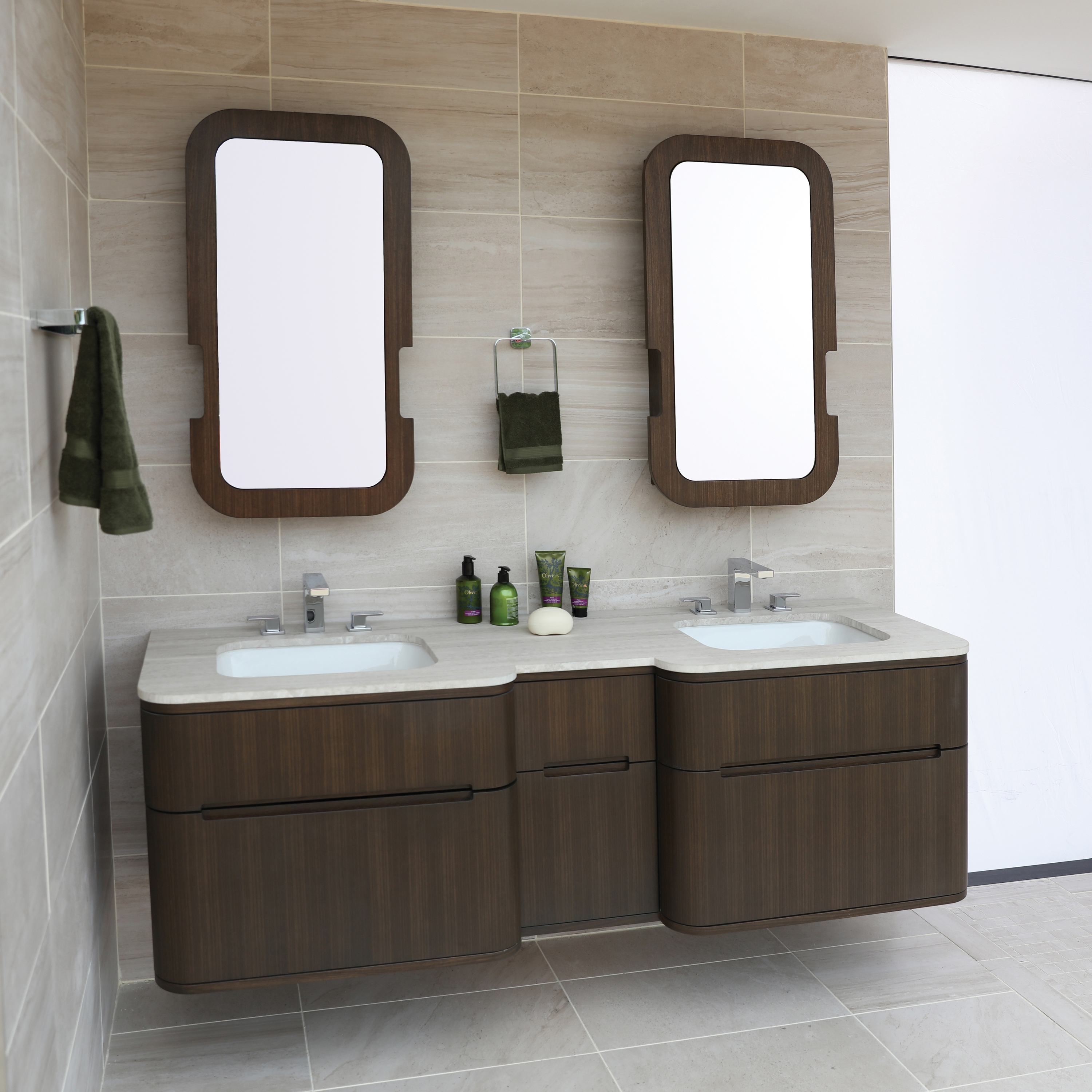 Mostra il prodotto Eleganza Undercounter Vanity H276 del produttore Lacava