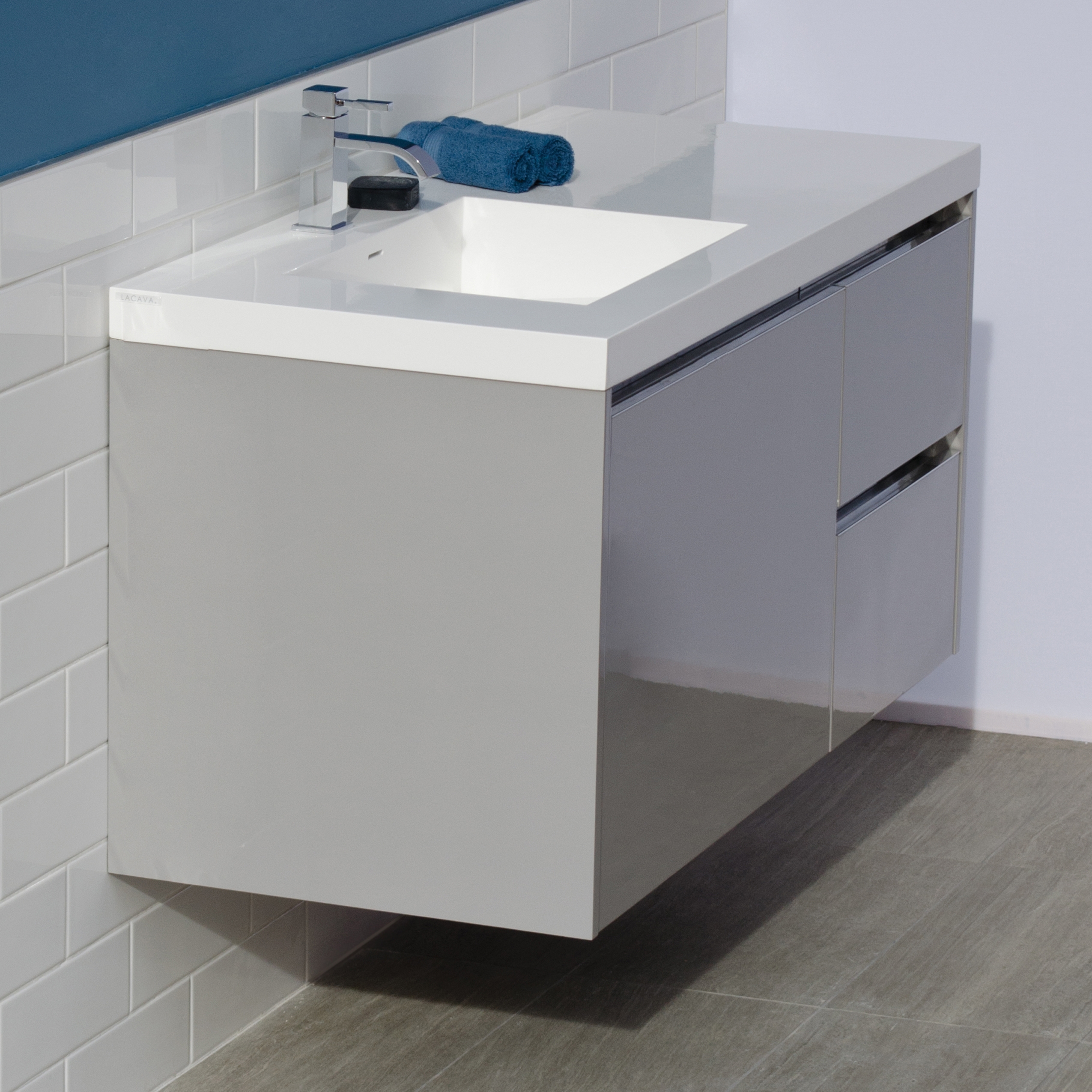 Mostra il prodotto Kubista Undercounter Vanity del produttore Lacava