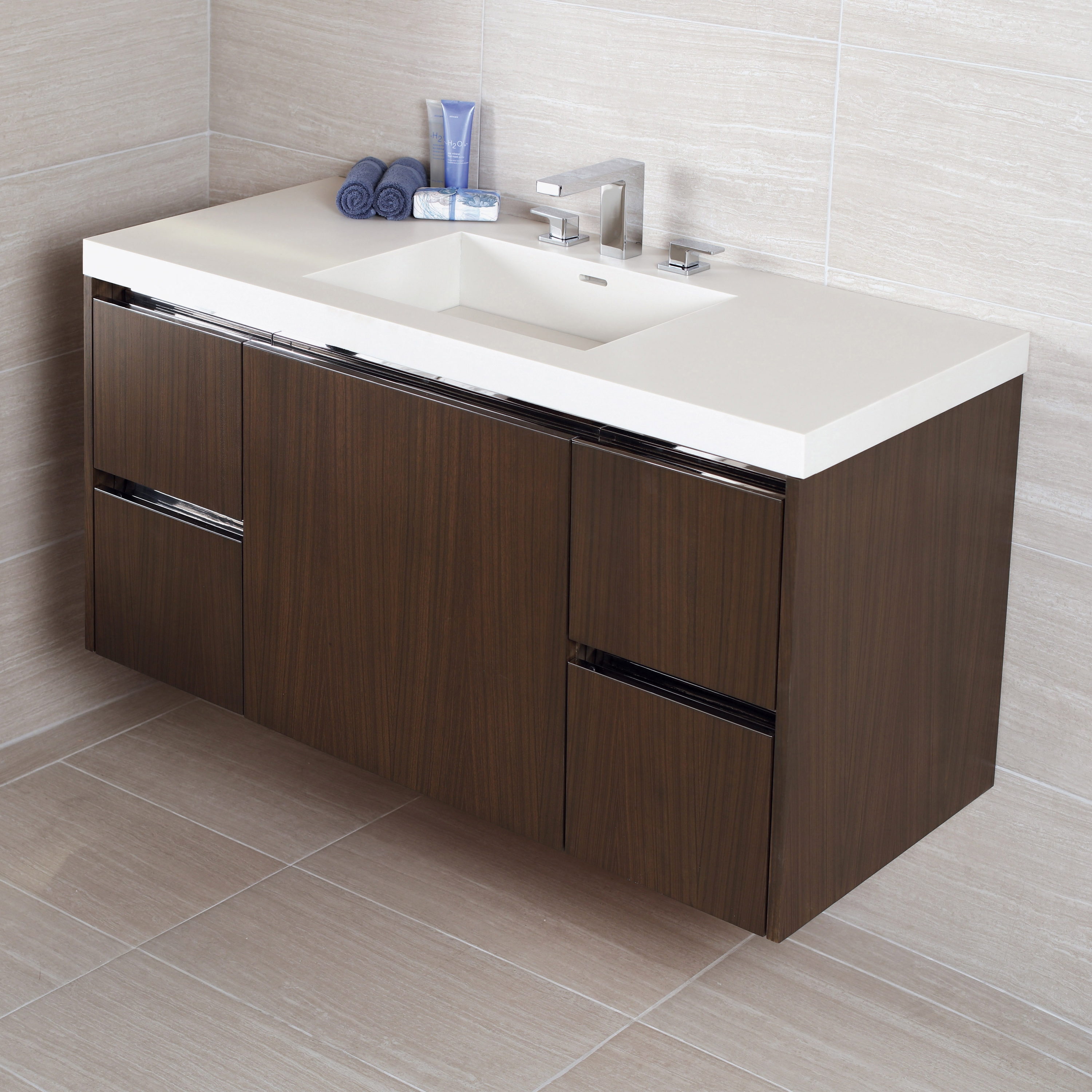 Mostra il prodotto Kubista Undercounter Vanity H264 del produttore Lacava