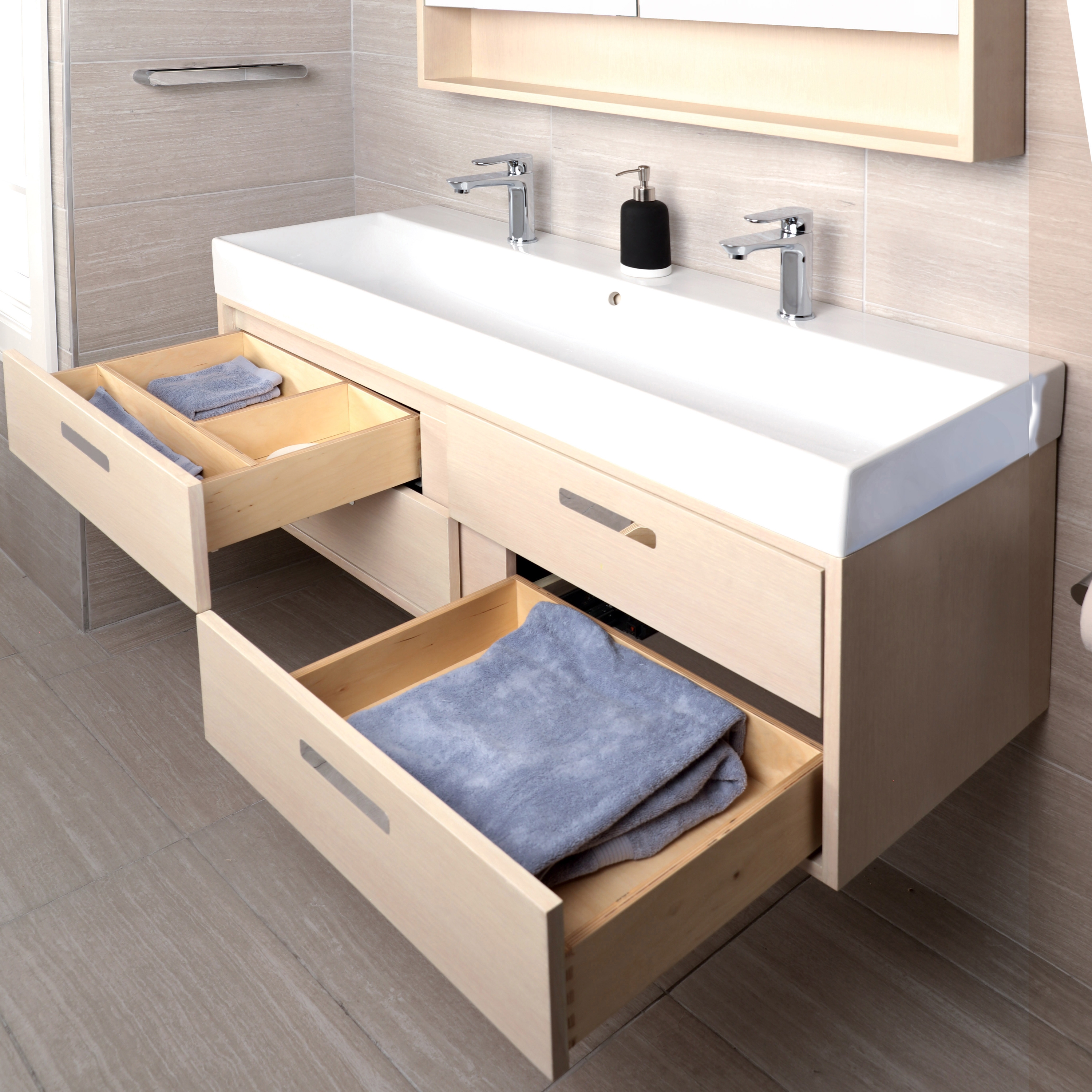Mostra il prodotto Aquasei Undercounter Vanity 5235A del produttore Lacava
