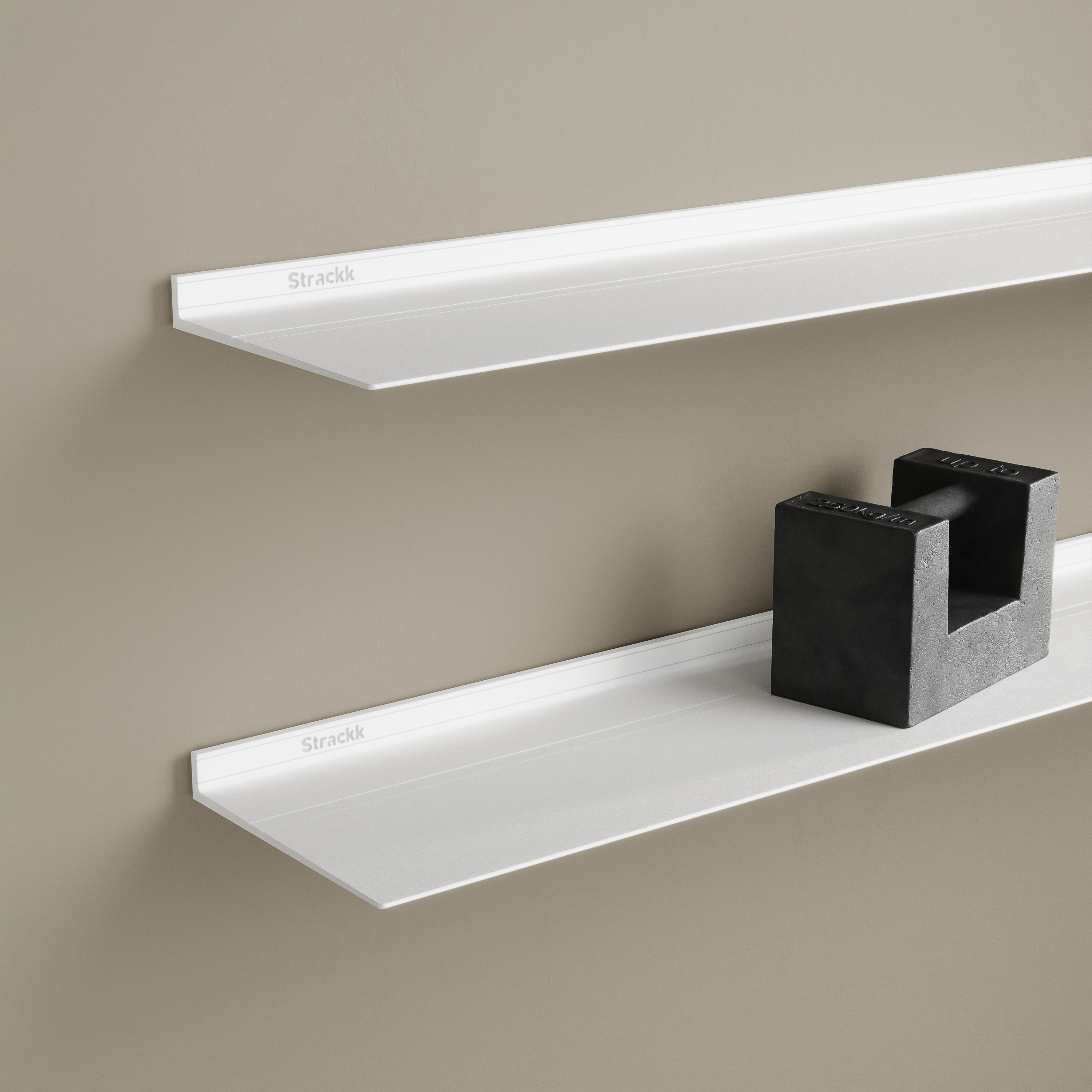 Mostra il prodotto Floating wall shelf | White RAL9016 del produttore Strackk