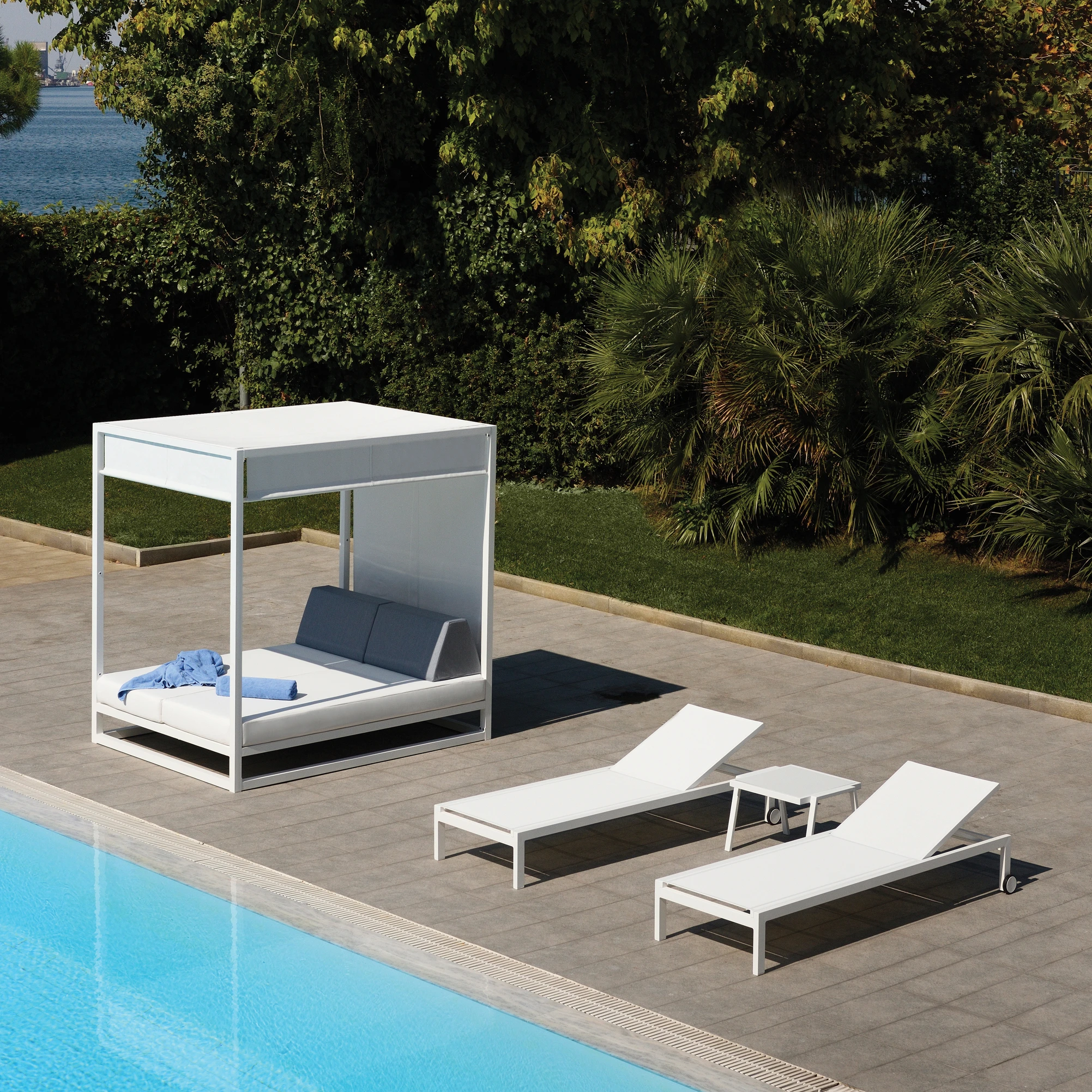 DAYBEDS