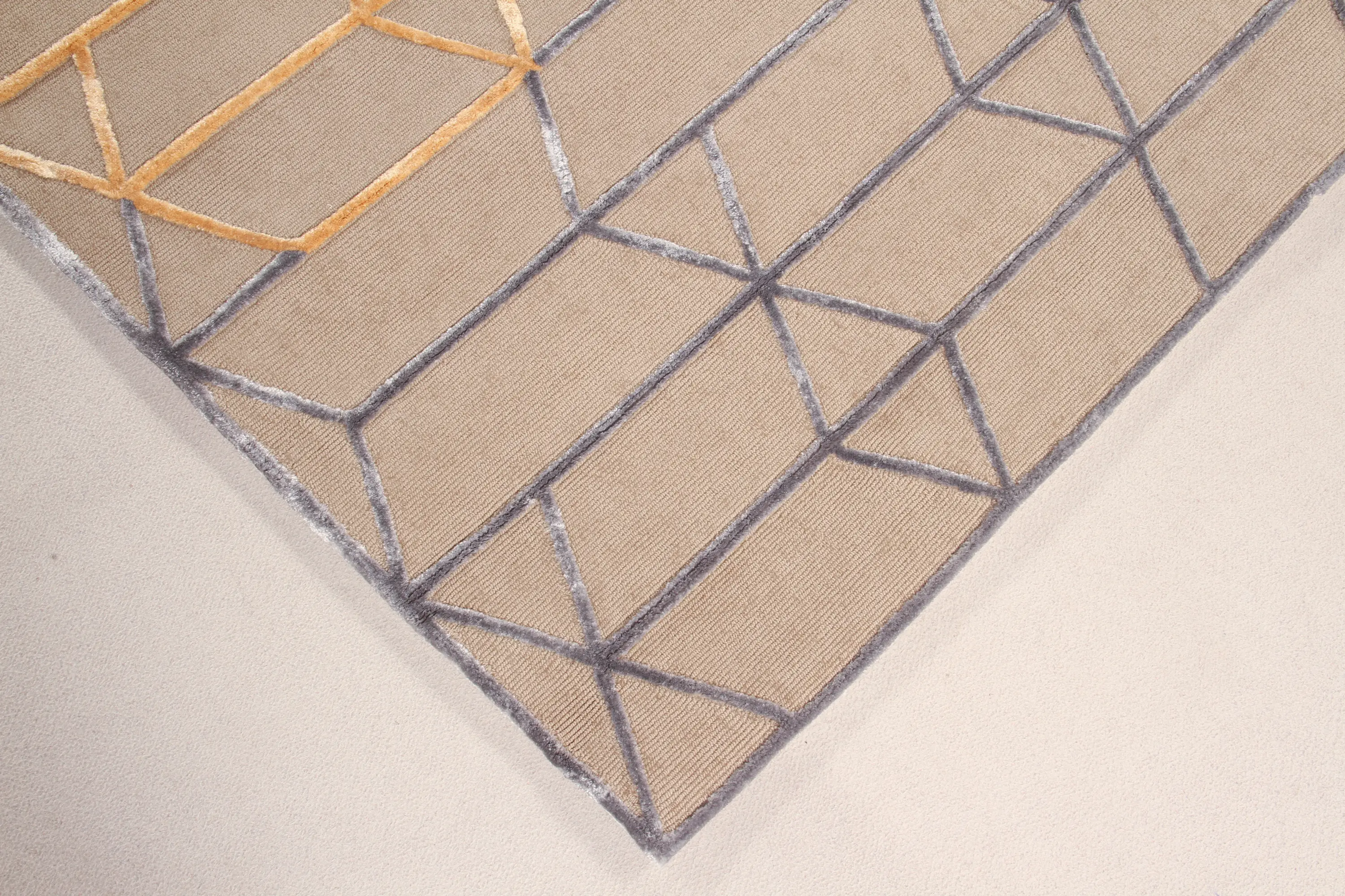 Amini - Front CC6